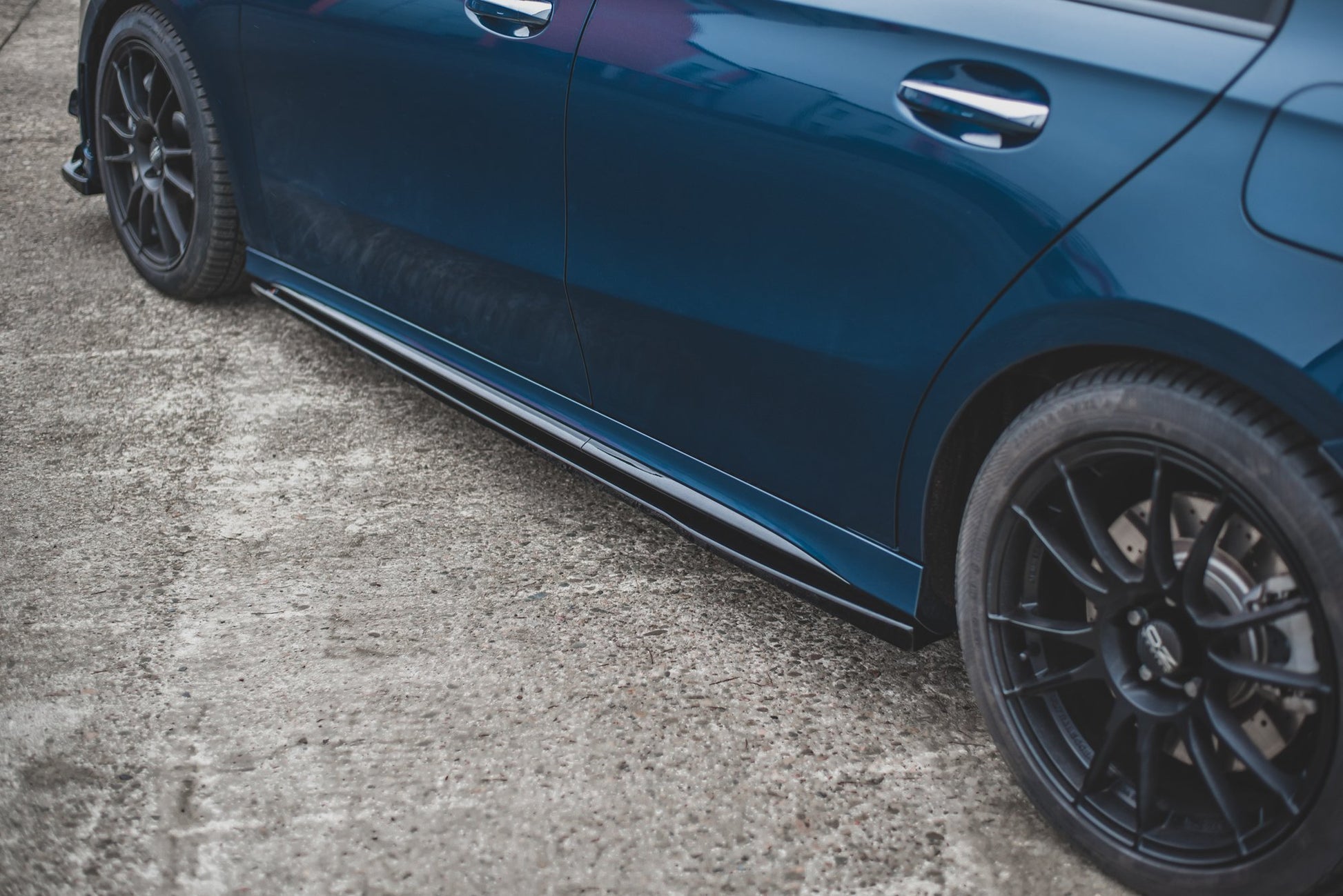 Seitenschweller Ansatz für V.1 für  Mercedes A35 AMG / AMG-Line W177  Carbon Look