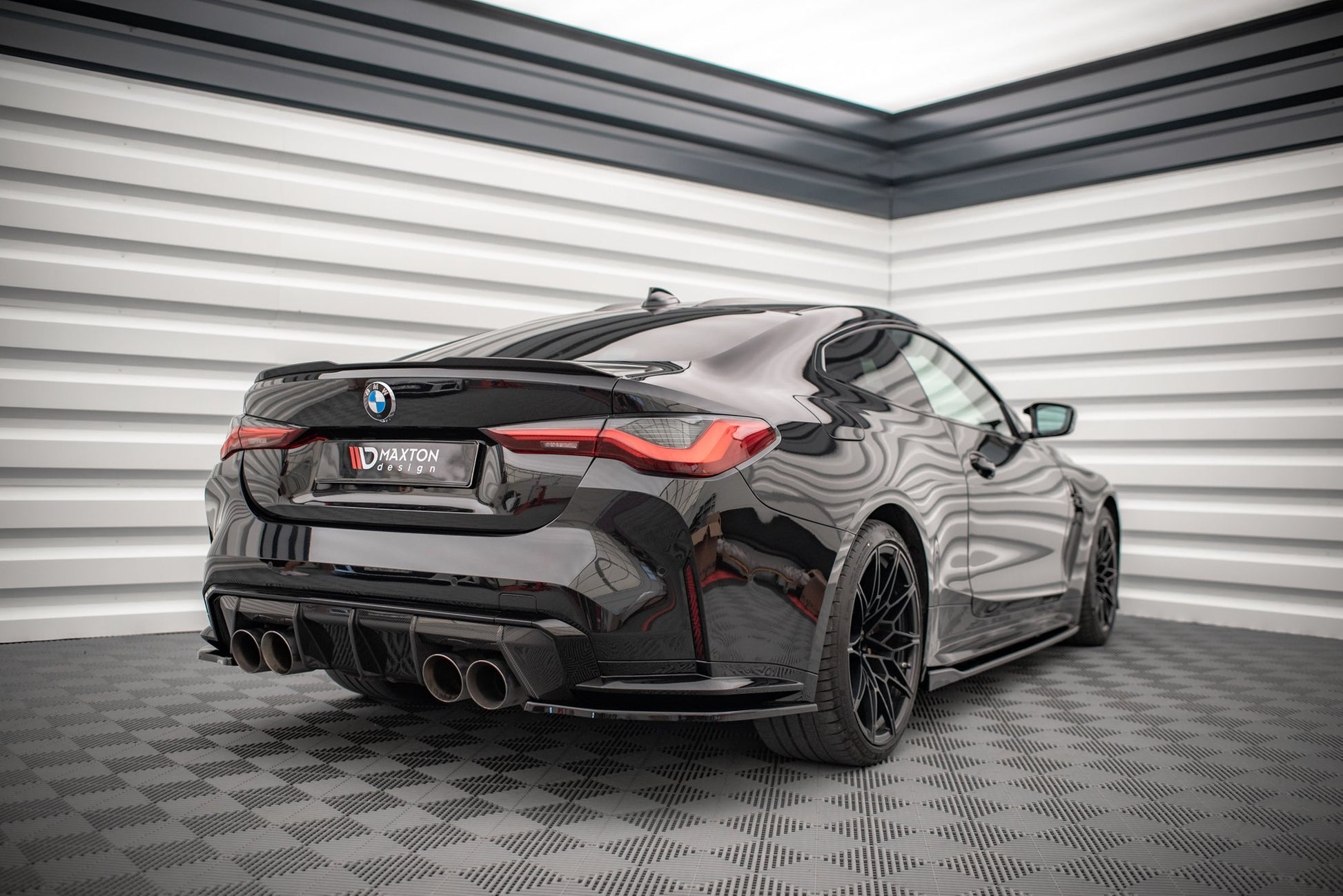 Heck Ansatz Flaps Diffusor für BMW M4 G82 Carbon Look