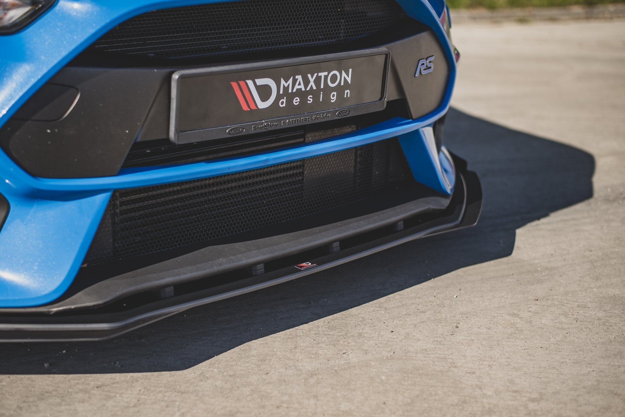 Robuste Racing Front Ansatz für passend +Flaps für Ford Focus RS Mk3 s –  Oldtimer Thimm