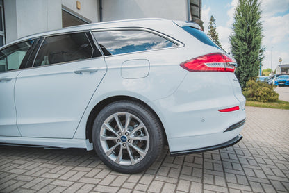 Mittlerer Diffusor Heck Ansatz für Ford Mondeo Kombi Platinium Mk5 Facelift schwarz Hochglanz