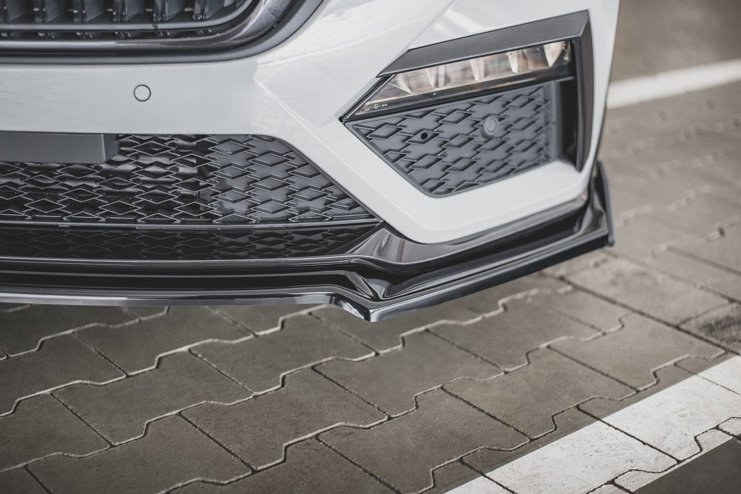 Front Ansatz +Flaps für V.2 Skoda Octavia RS Mk4