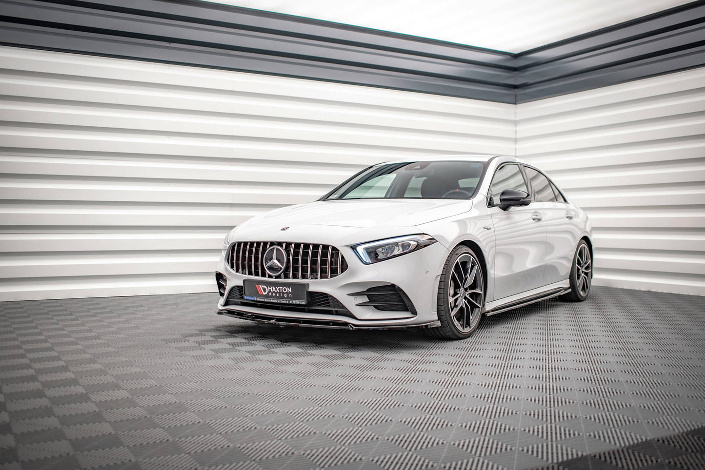Front Ansatz V.4 für Mercedes A35 AMG / AMG-Line W177  Carbon Look