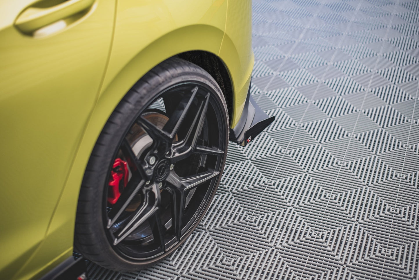Hintere Seiten Flaps für Volkswagen Golf 8 GTI Clubsport schwarz Hochglanz