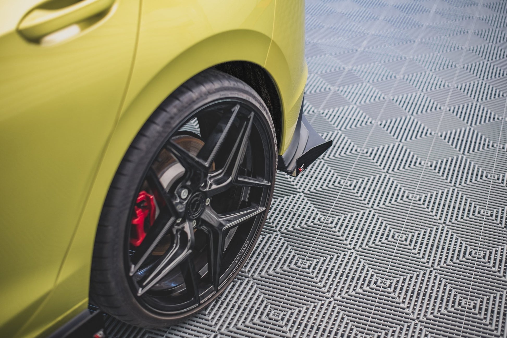 Robuste Racing Heck Ansatz Flaps Diffusor +Flaps für Volkswagen Golf 8 GTI Clubsport schwarz Hochglanz