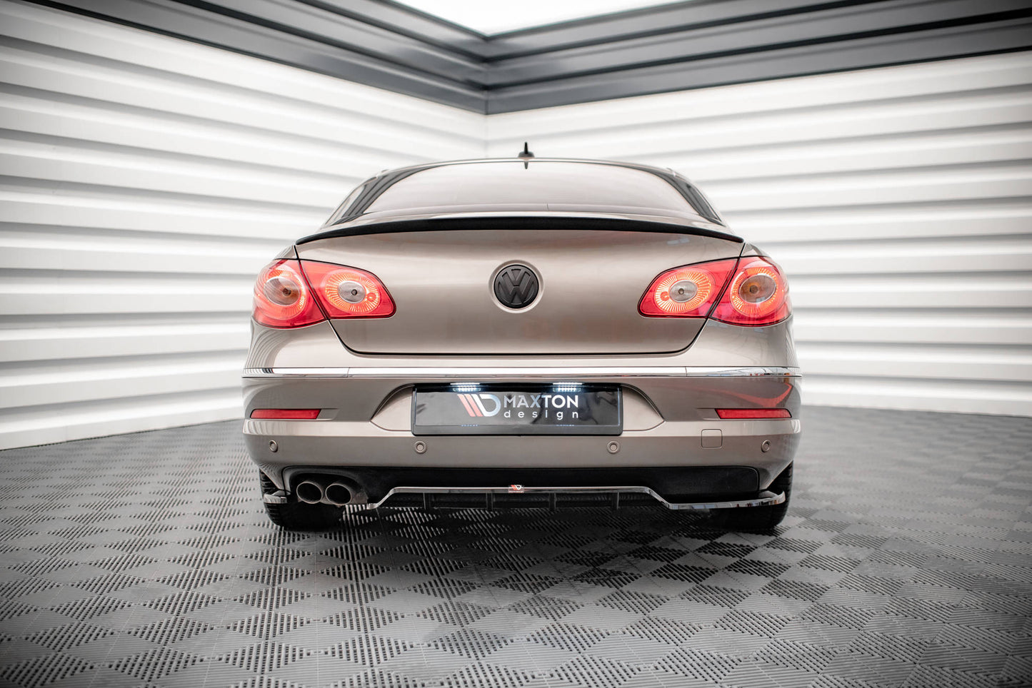 Mittlerer Diffusor Heck Ansatz DTM Look für Volkswagen Passat CC Carbon Look