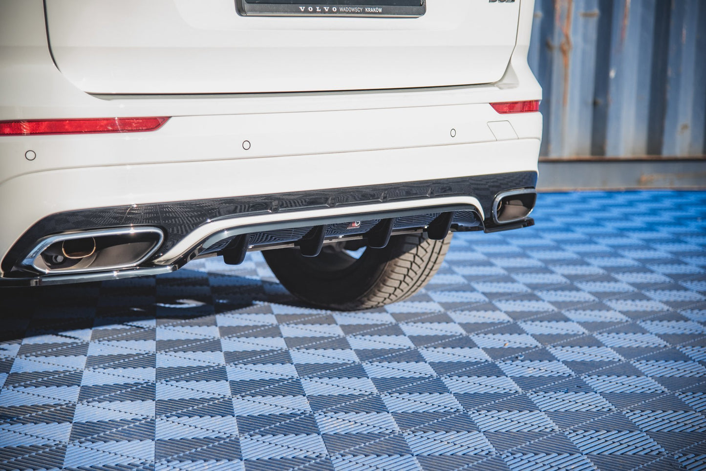 Mittlerer Diffusor Heck Ansatz DTM Look für Volvo XC60 Mk2 R-Design schwarz matt