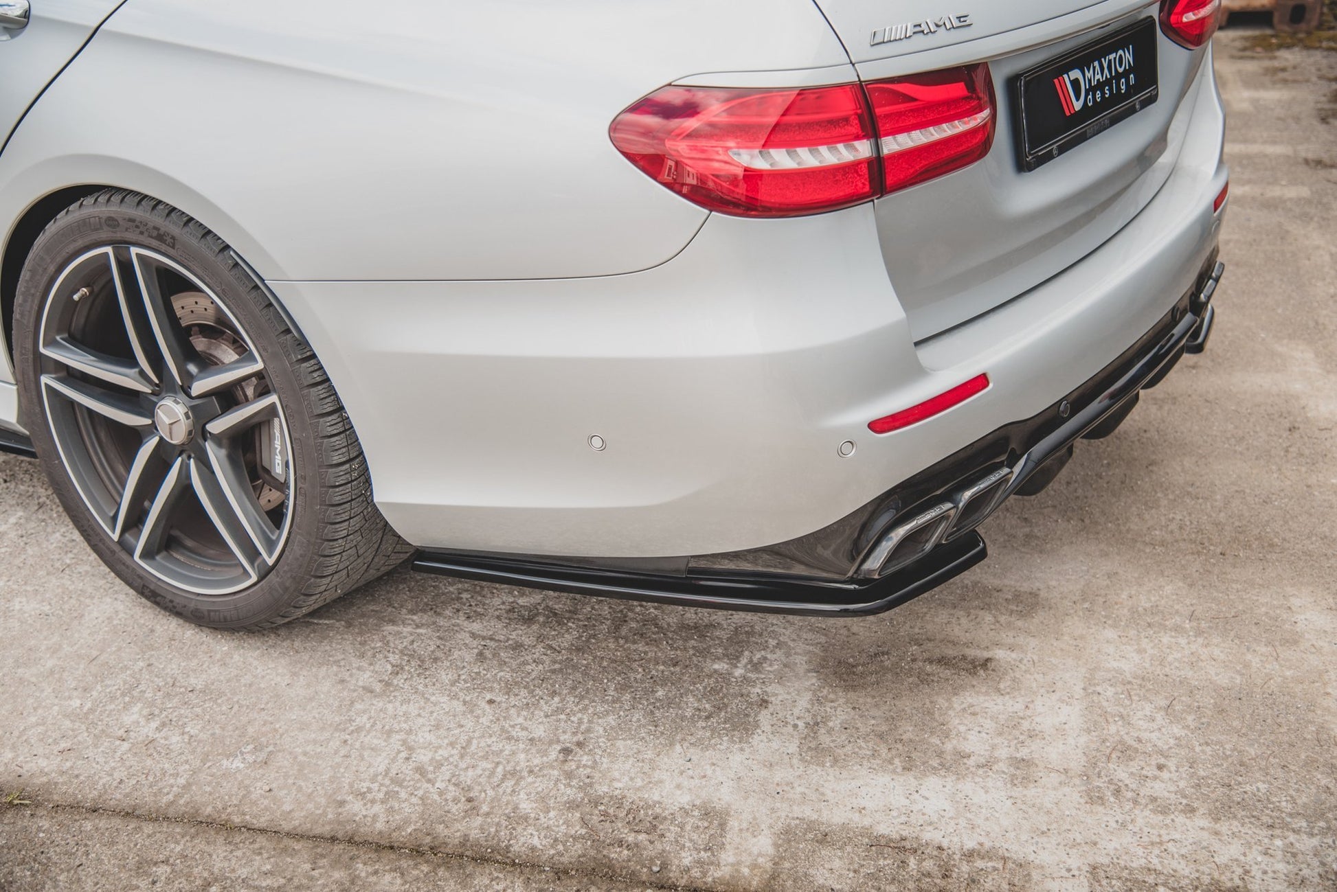 Heck Ansatz Flaps Diffusor für Mercedes-Benz E63 AMG Kombi/Limousine S213/W213 Carbon Look