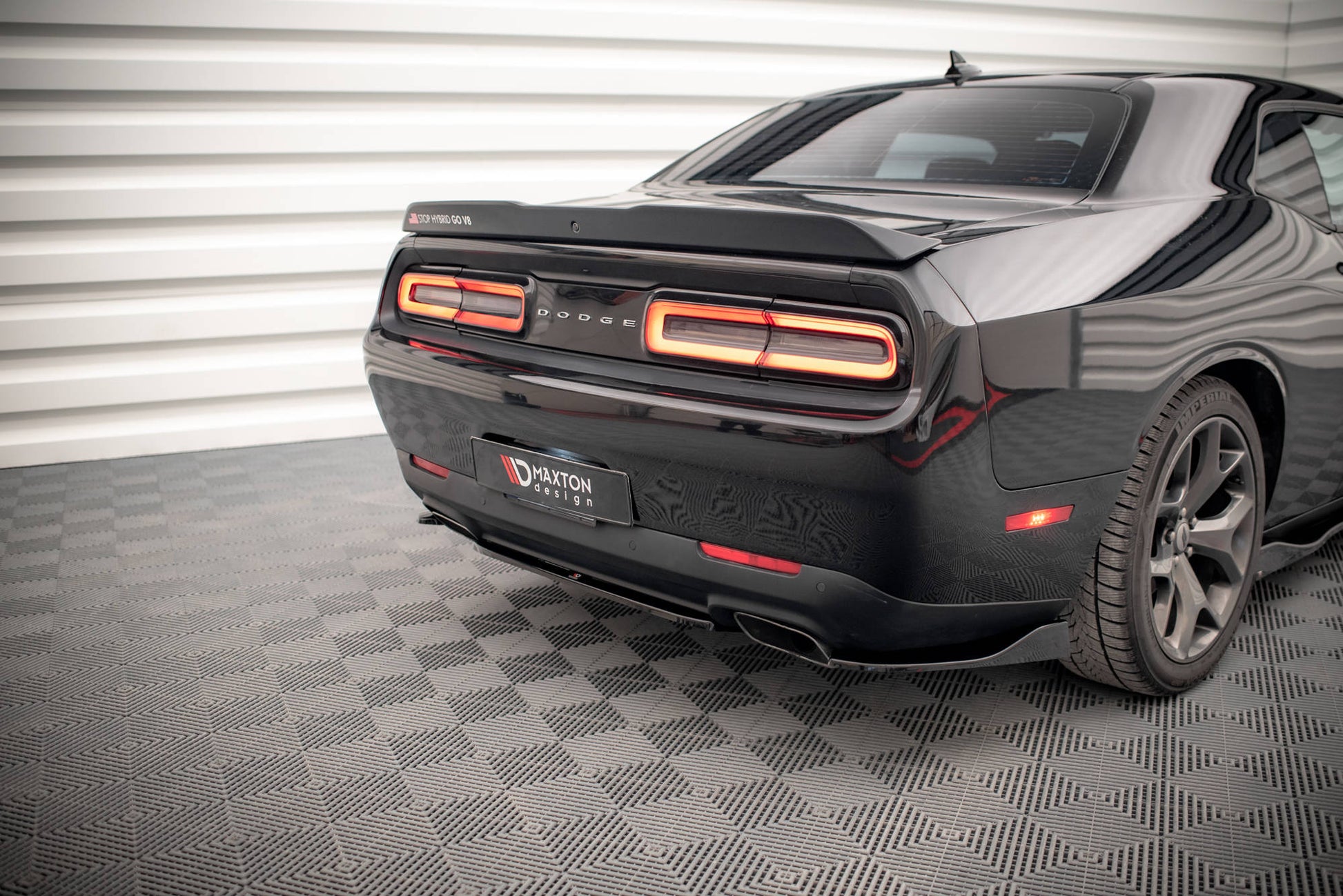 Heck Ansatz Flaps Diffusor für Dodge Challenger RT Mk3 Facelift schwarz matt