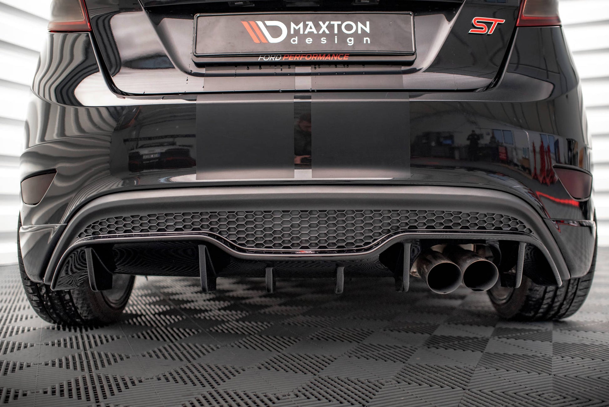 Diffusor Heck Ansatz für Ford Fiesta ST (5-Türige version) Mk7 Facelift Carbon Look