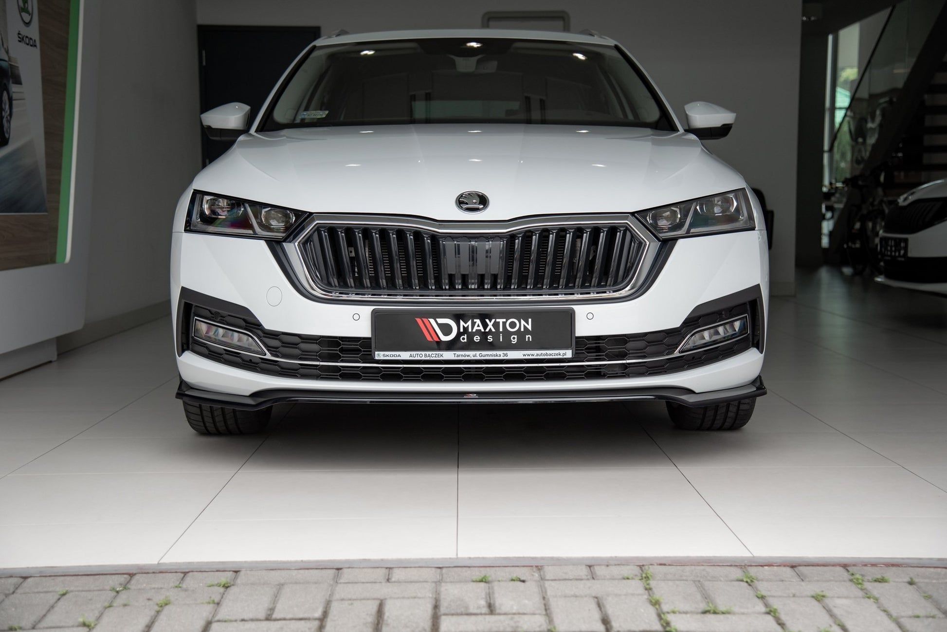 Front Ansatz V.2 für Skoda Octavia Mk4 Carbon Look
