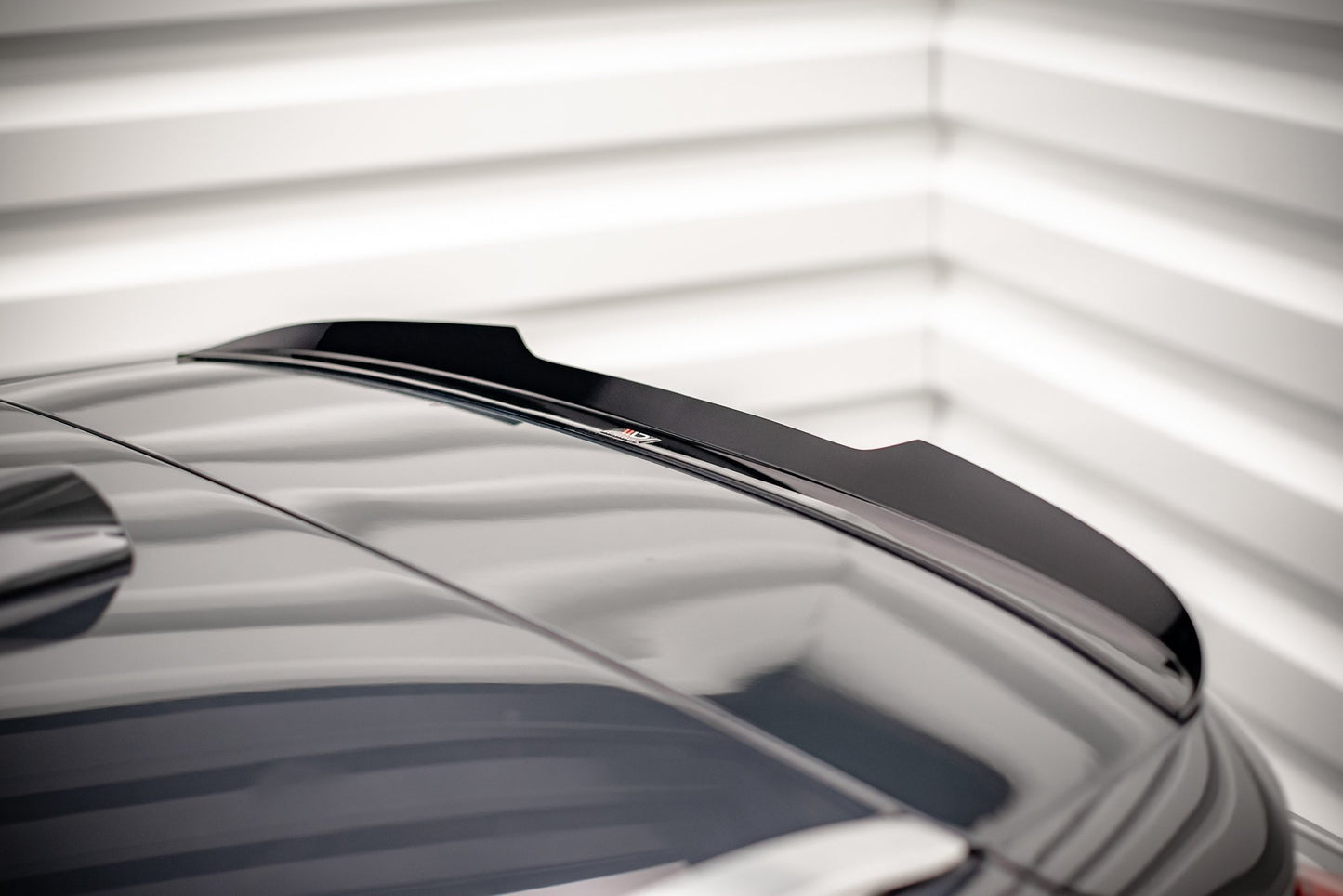 Spoiler CAP für Volvo V90 Mk2 schwarz Hochglanz