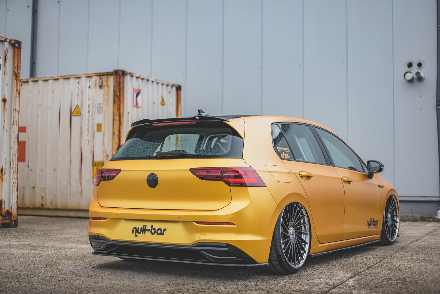 Mittlerer Diffusor Heck Ansatz für VW Golf 8 Carbon Look