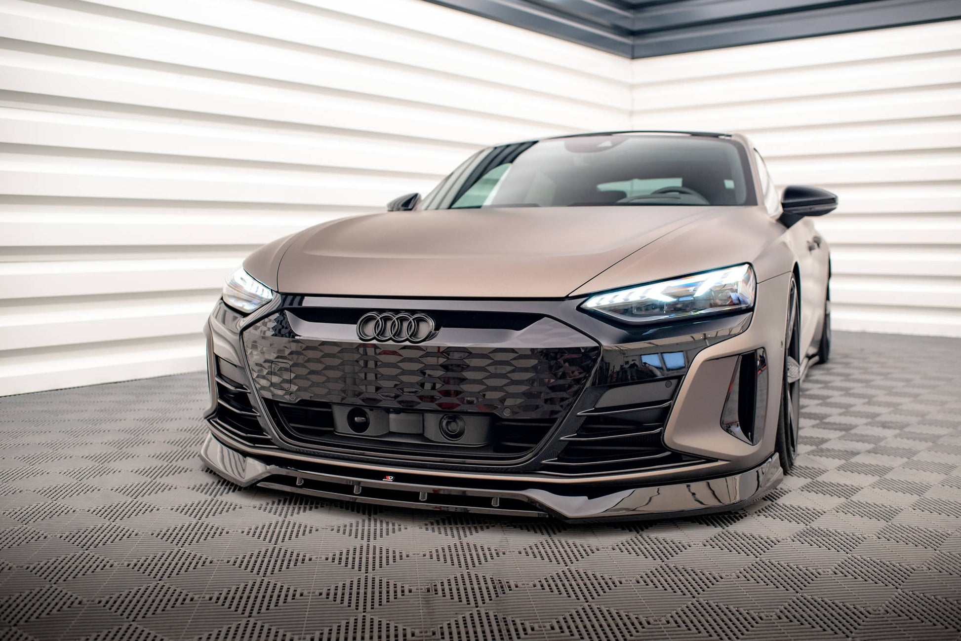 Front Ansatz V.3 für Audi e-Tron GT / RS GT Mk1 Carbon Look
