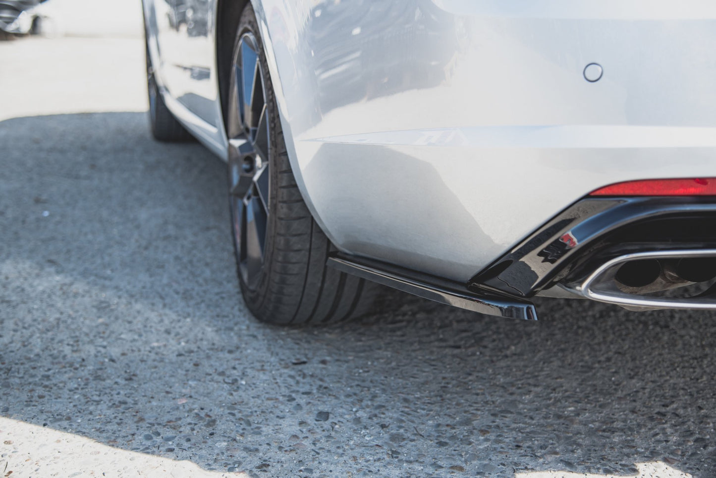 Heck Ansatz Flaps Diffusor V.2 für Skoda Octavia RS Mk3/Mk3 FL Hatchback/Kombi  Carbon Look