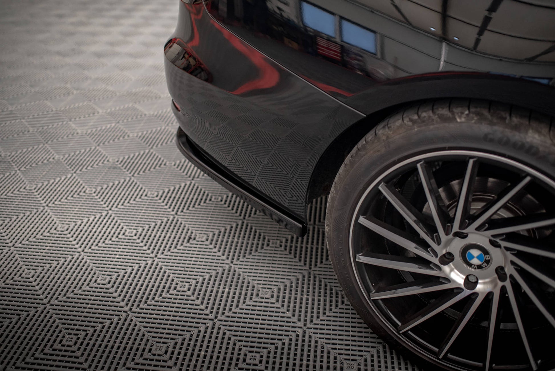 Heck Ansatz Flaps Diffusor für BMW 3er GT F34 schwarz Hochglanz