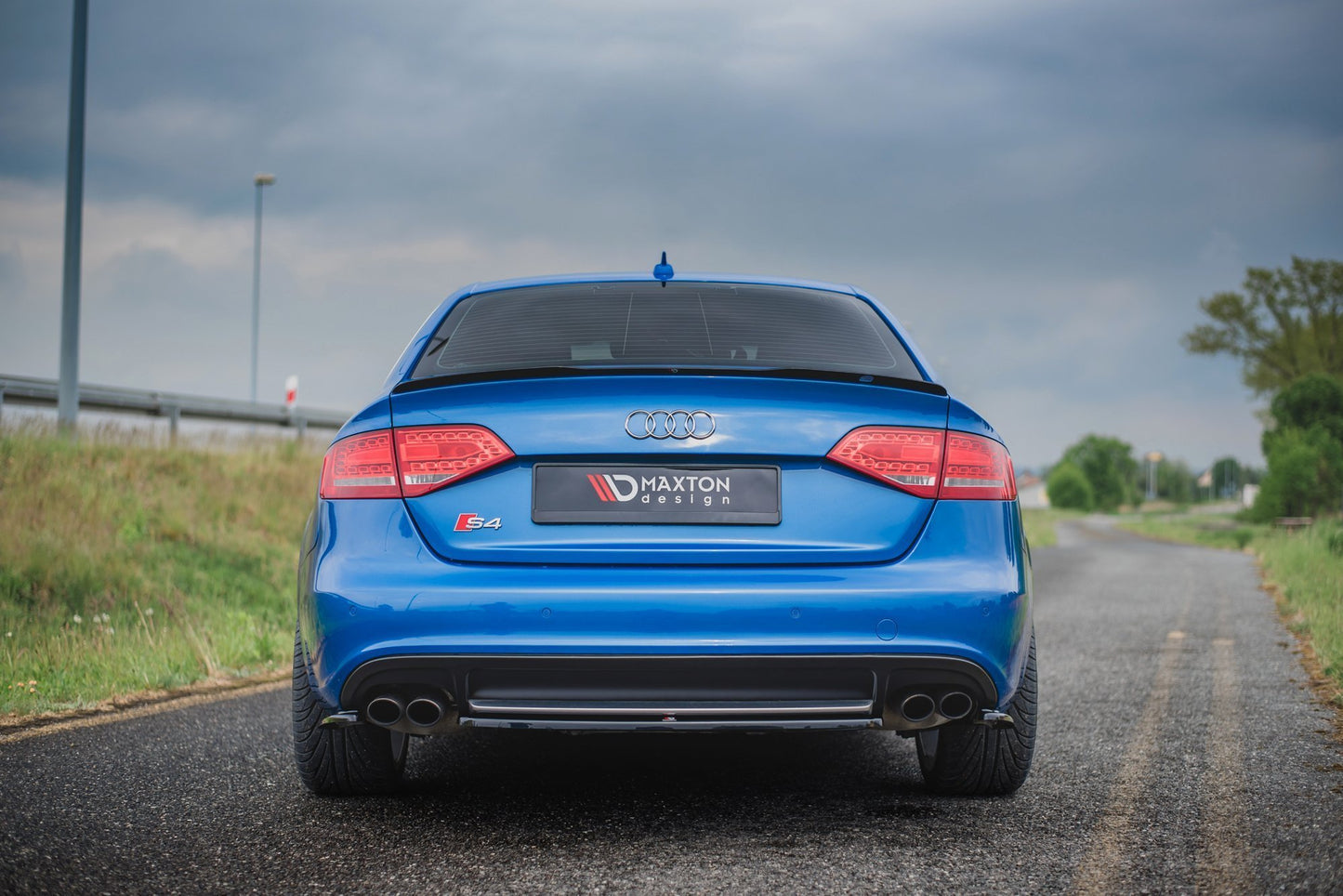 Mittlerer Diffusor Heck Ansatz für Audi S4 / A4 S-Line B8 Limousine Carbon Look