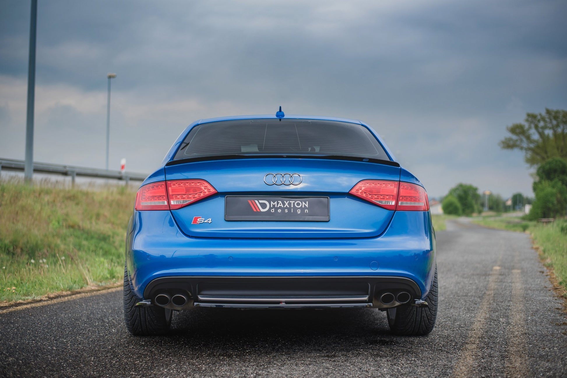 Mittlerer Diffusor Heck Ansatz für Audi S4 / A4 S-Line B8 Limousine Carbon Look
