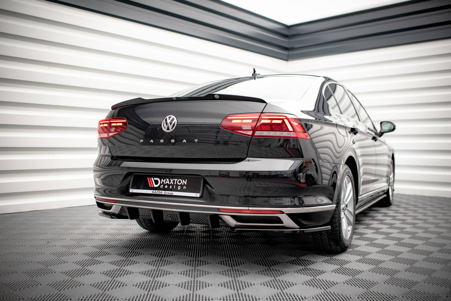 Heck Ansatz Flaps Diffusor für Volkswagen Passat B8 Facelift Carbon Look