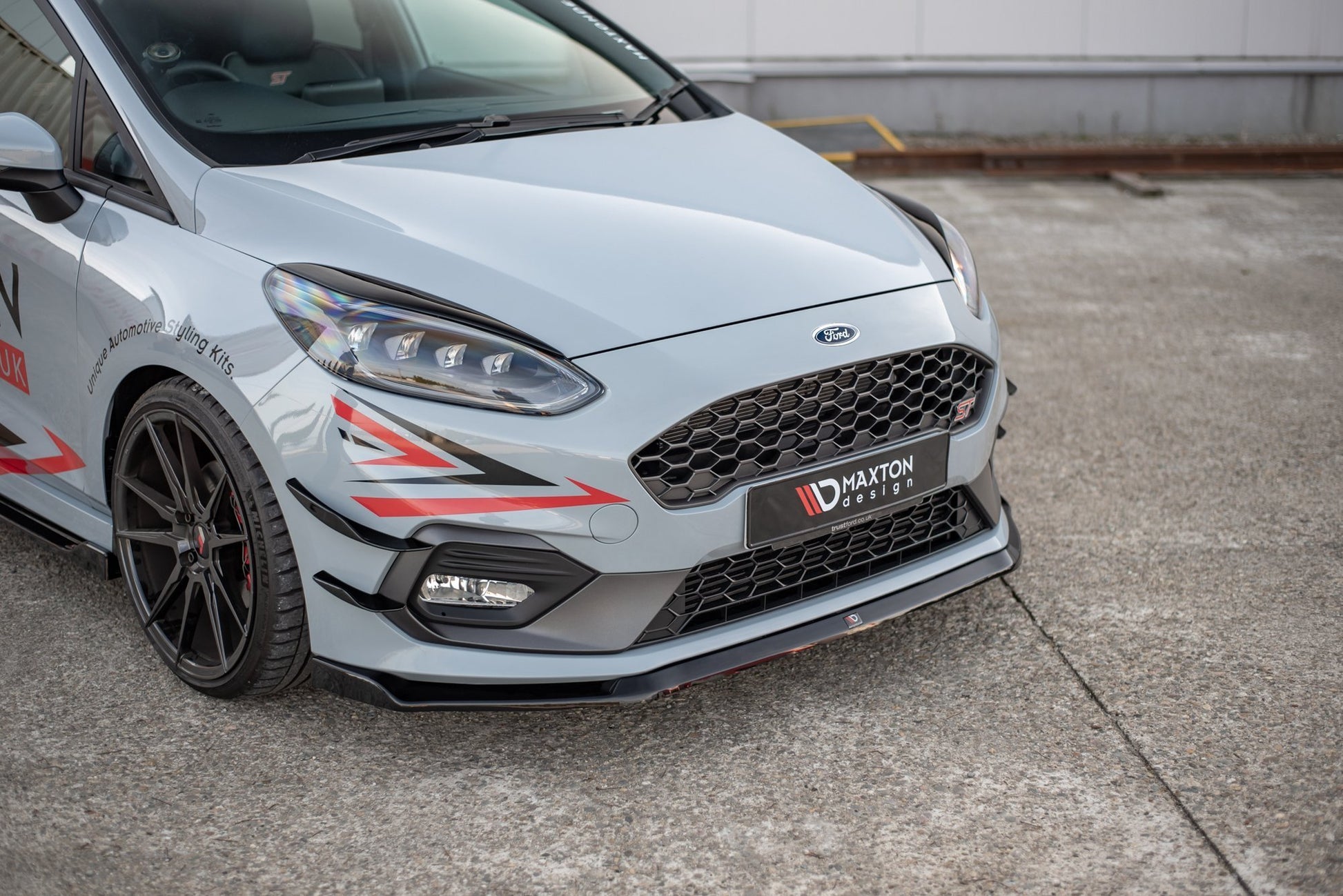 Front Ansatz V.5 für Ford Fiesta Mk8 ST / ST-Line Carbon Look