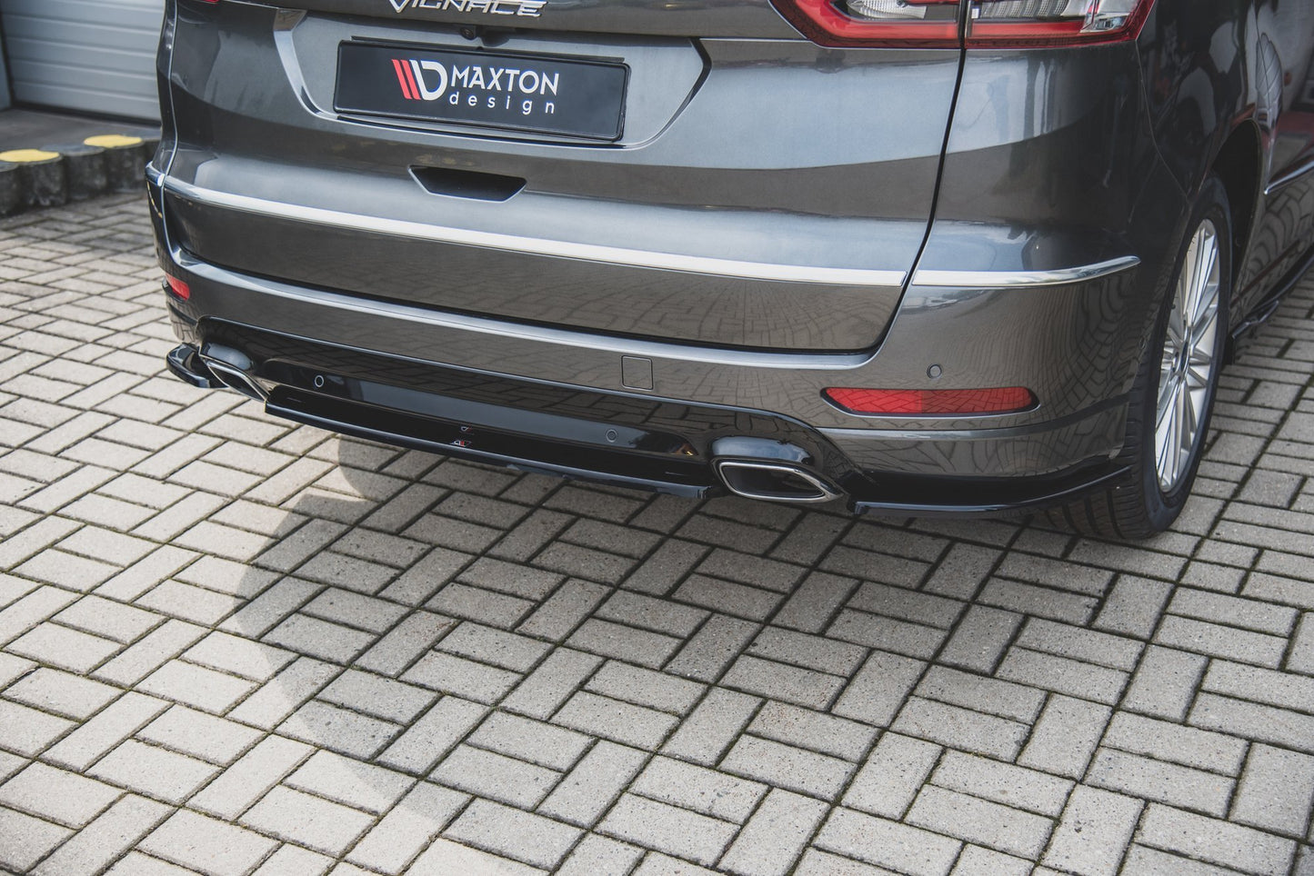 Mittlerer Diffusor Heck Ansatz für Ford S-Max Vignale Mk2 Facelift schwarz matt