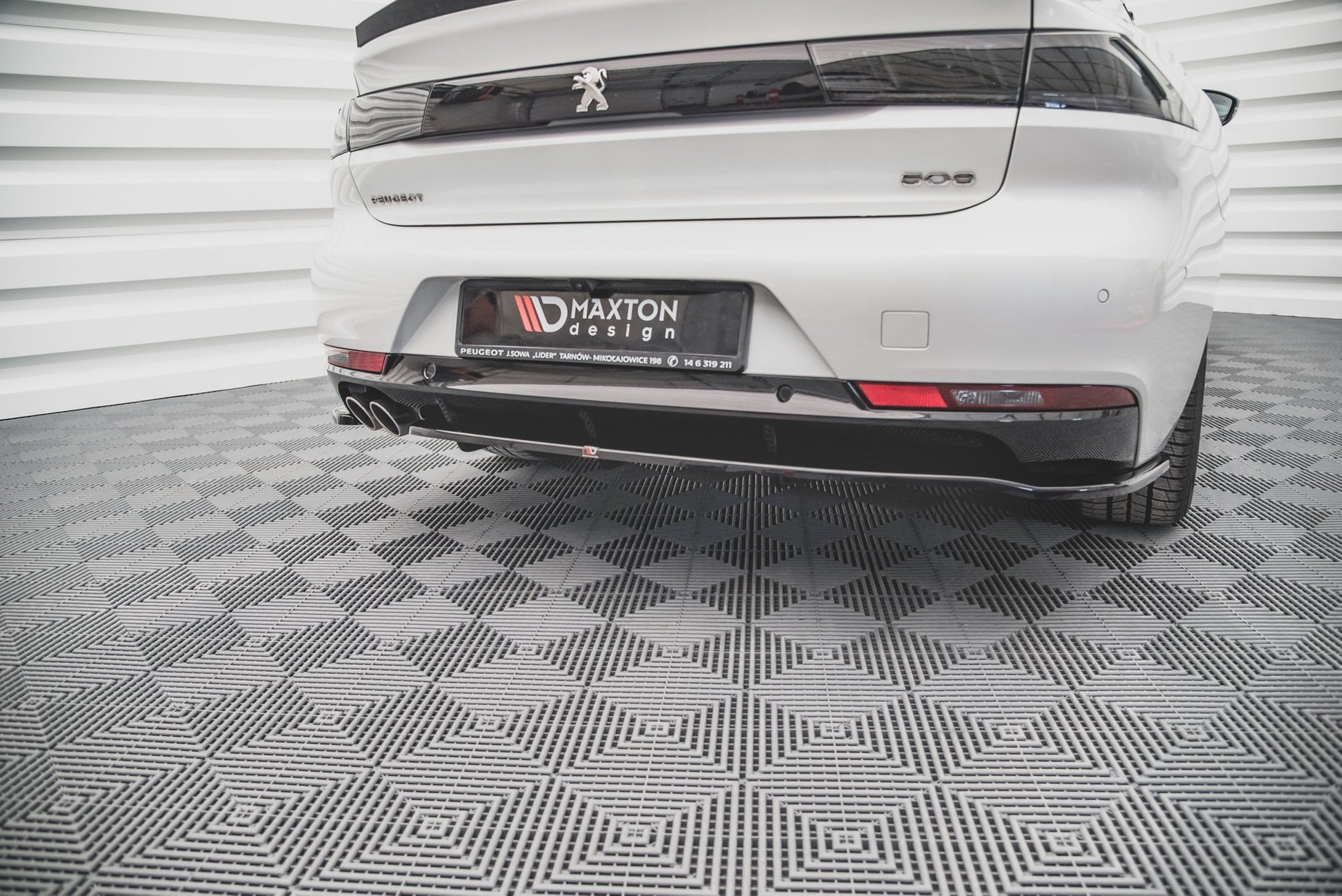 Mittlerer Diffusor Heck Ansatz DTM Look für Peugeot 508 GT-Line Mk2 schwarz Hochglanz
