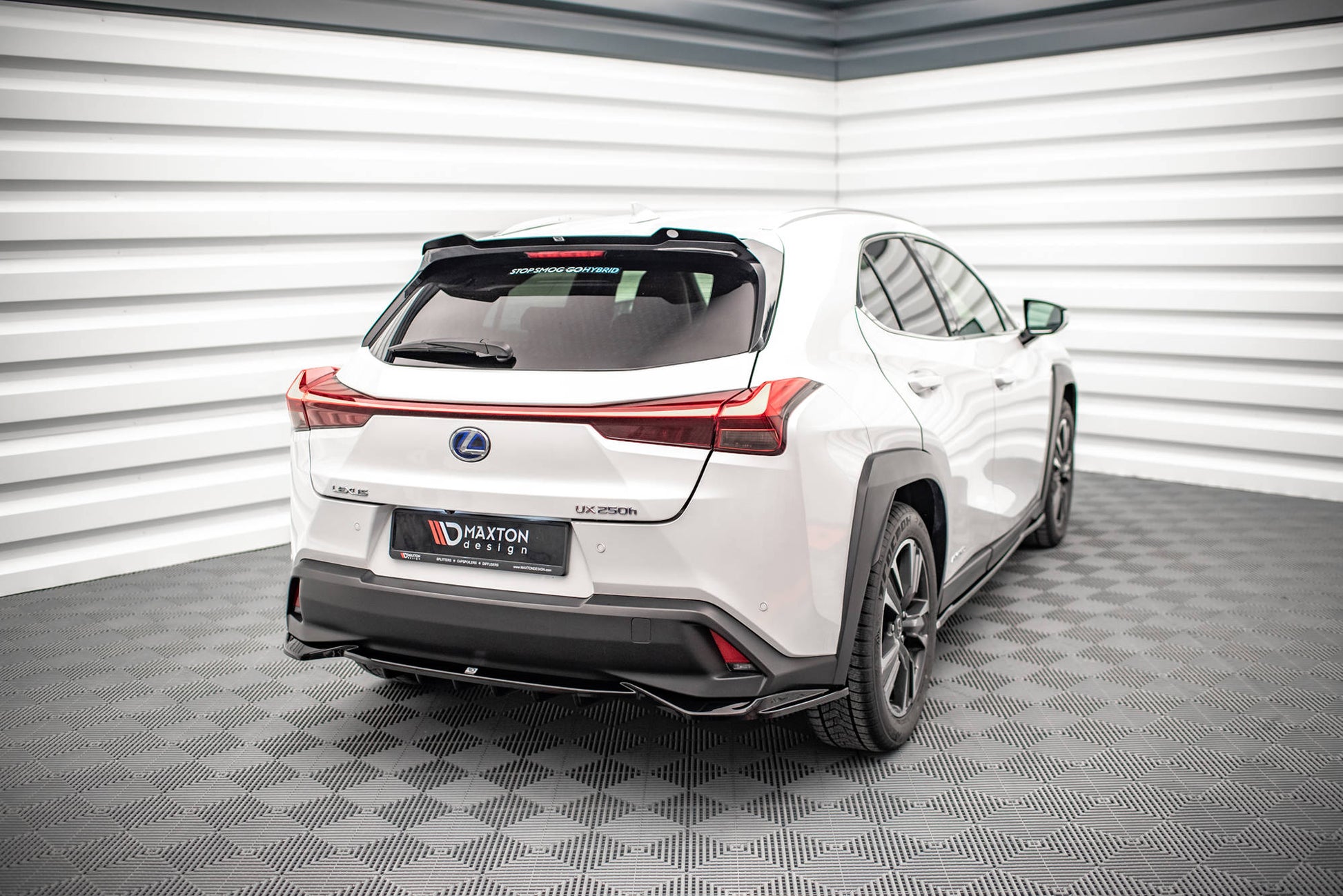 Spoiler CAP für Lexus UX Mk1 schwarz Hochglanz