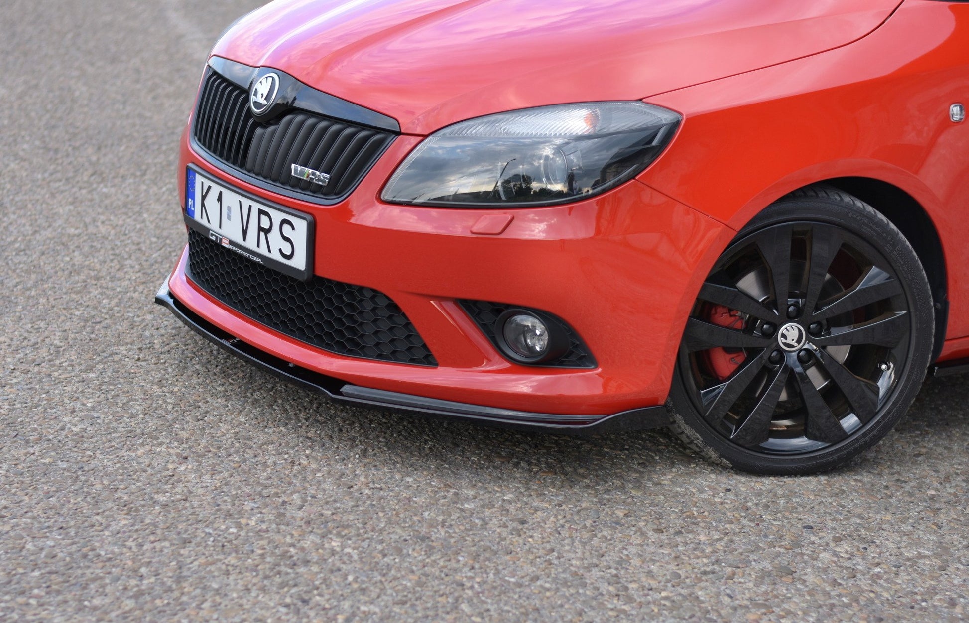 Front Ansatz für SKODA FABIA MK2 RS schwarz Hochglanz