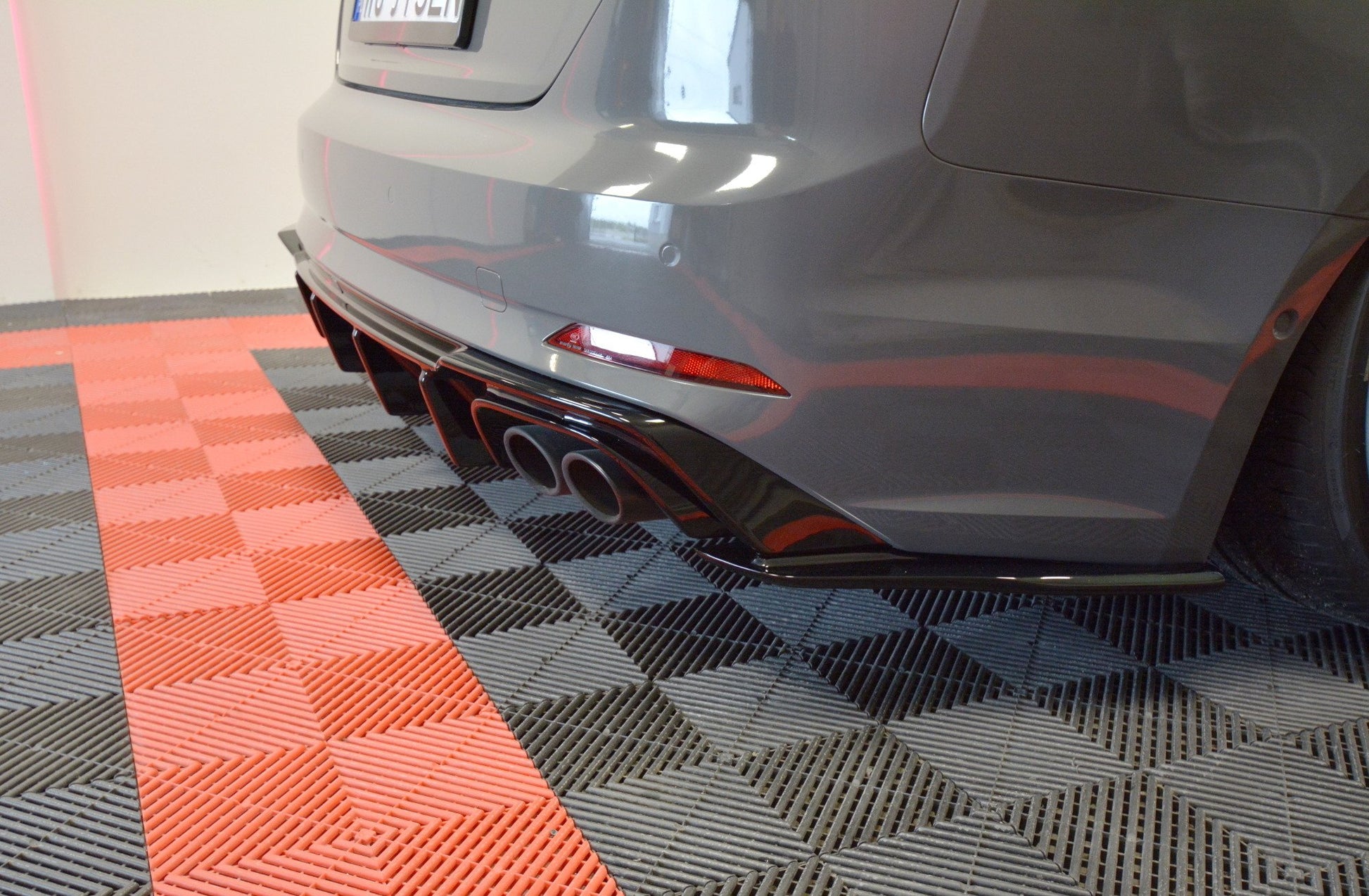 Diffusor Heck Ansatz für Audi S5 F5 Coupe / Sportback schwarz Hochglanz