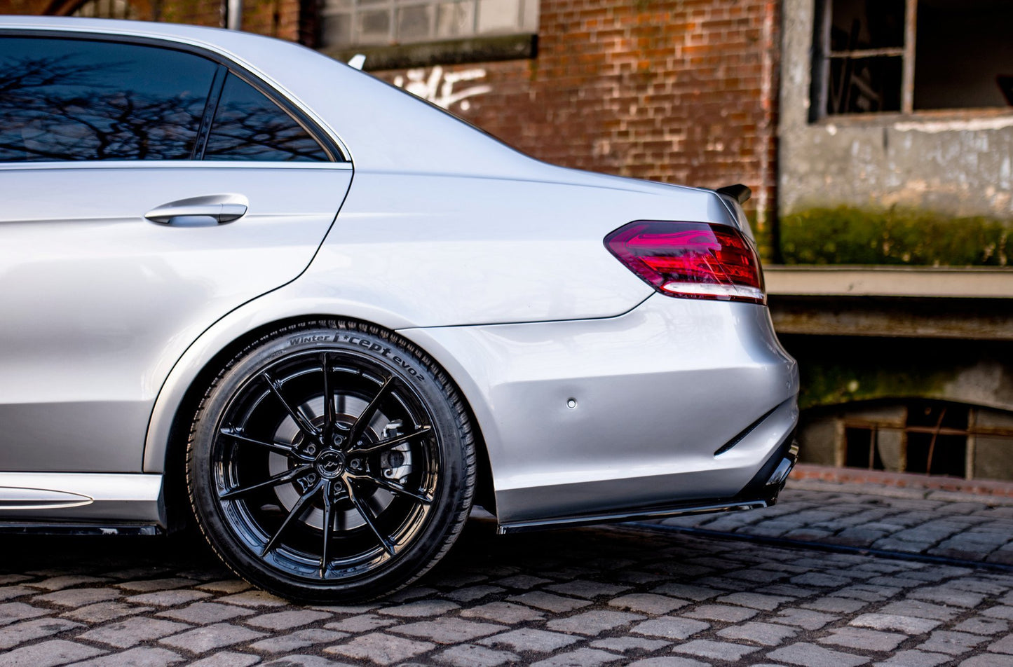 Mittlerer Diffusor Heck Ansatz DTM Look für Mercedes-Benz E63 AMG Limousine W212 Facelift schwarz matt