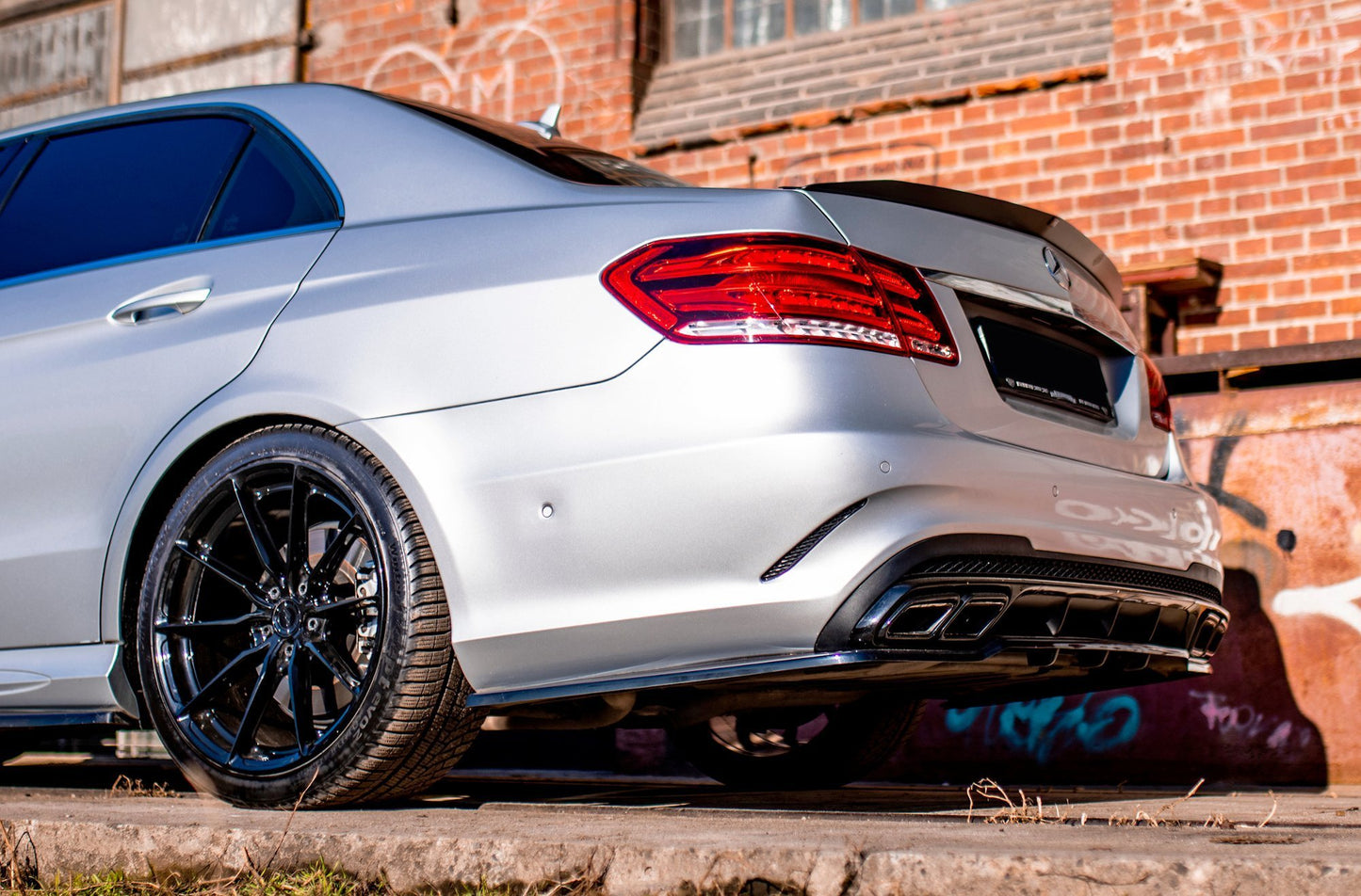 Mittlerer Diffusor Heck Ansatz DTM Look für Mercedes-Benz E63 AMG Limousine W212 Facelift schwarz matt