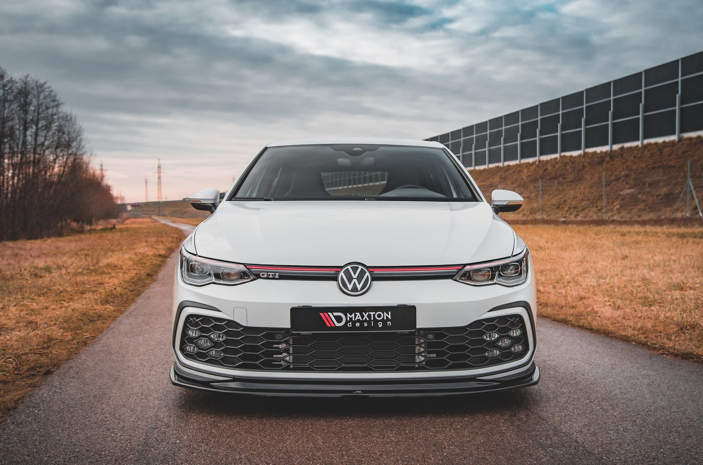 Front Ansatz V.5 für Volkswagen Golf 8 GTI schwarz Hochglanz
