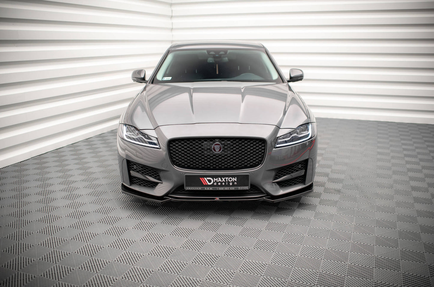 Front Ansatz V.1 für Jaguar XF R-Sport Mk2 schwarz matt