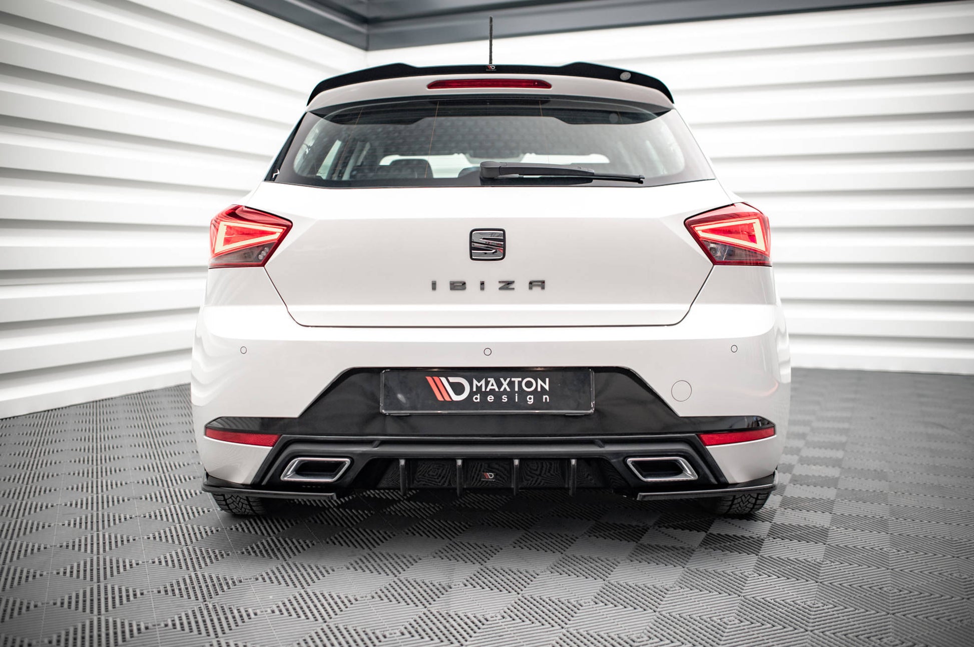 Diffusor Heck Ansatz für Seat Ibiza FR/ Standard Mk5 schwarz matt