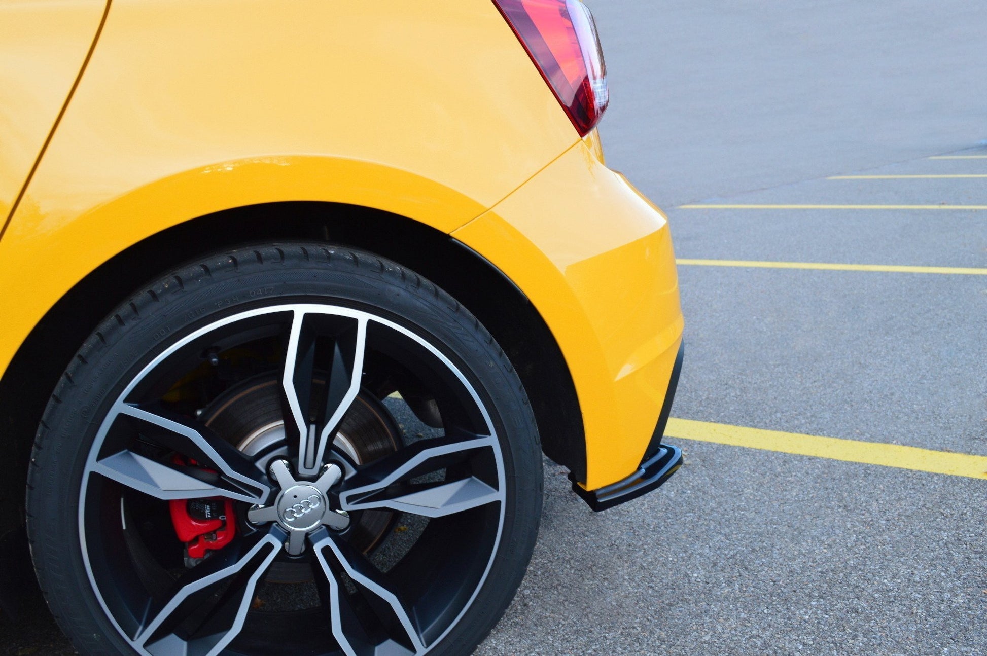 Heck Ansatz Flaps Diffusor für Audi S1 8X Carbon Look