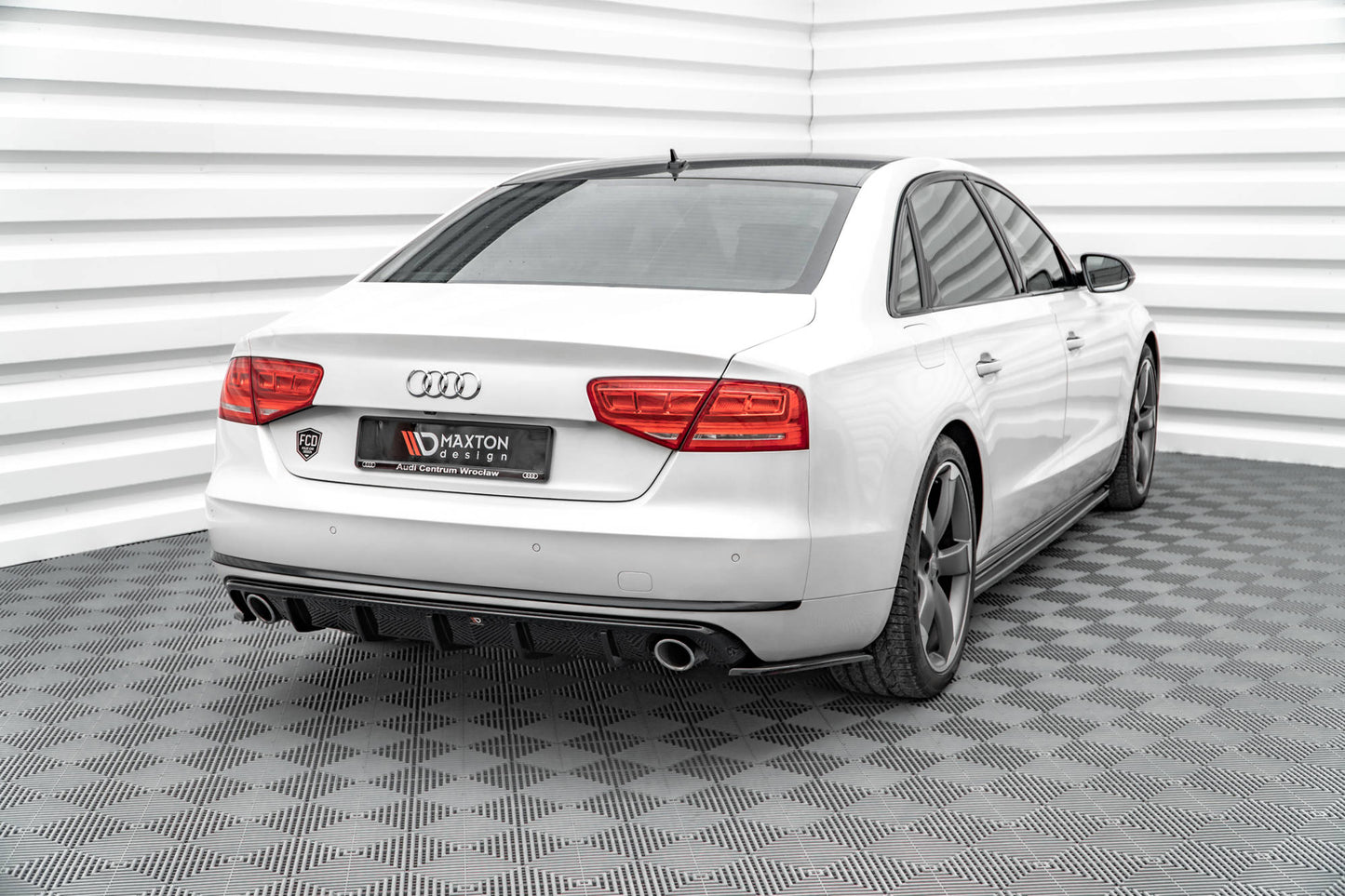 Diffusor Heck Ansatz für Audi A8 D4 schwarz Hochglanz