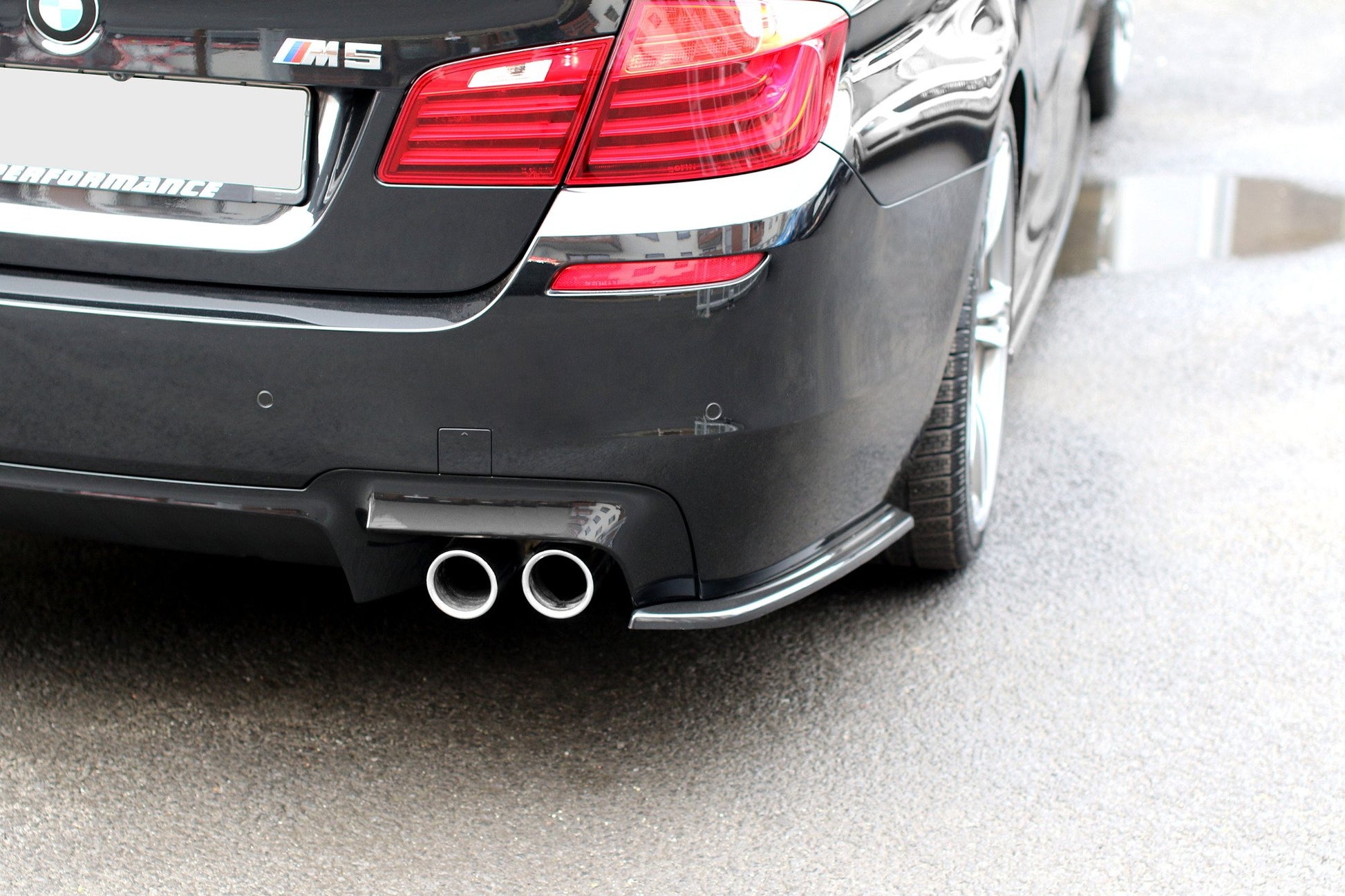 Heck Ansatz Flaps Diffusor für BMW M5 F10 Carbon Look