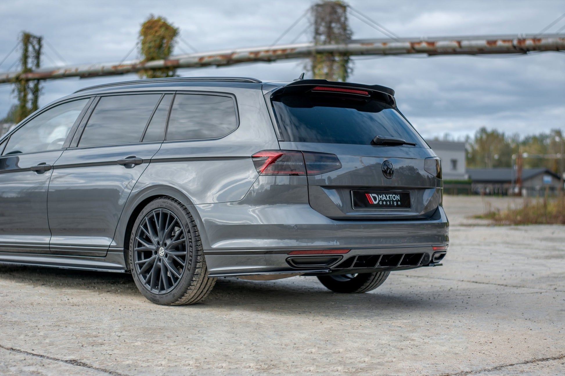 Diffusor Heck Ansatz für Volkswagen Passat R-Line B8 schwarz matt
