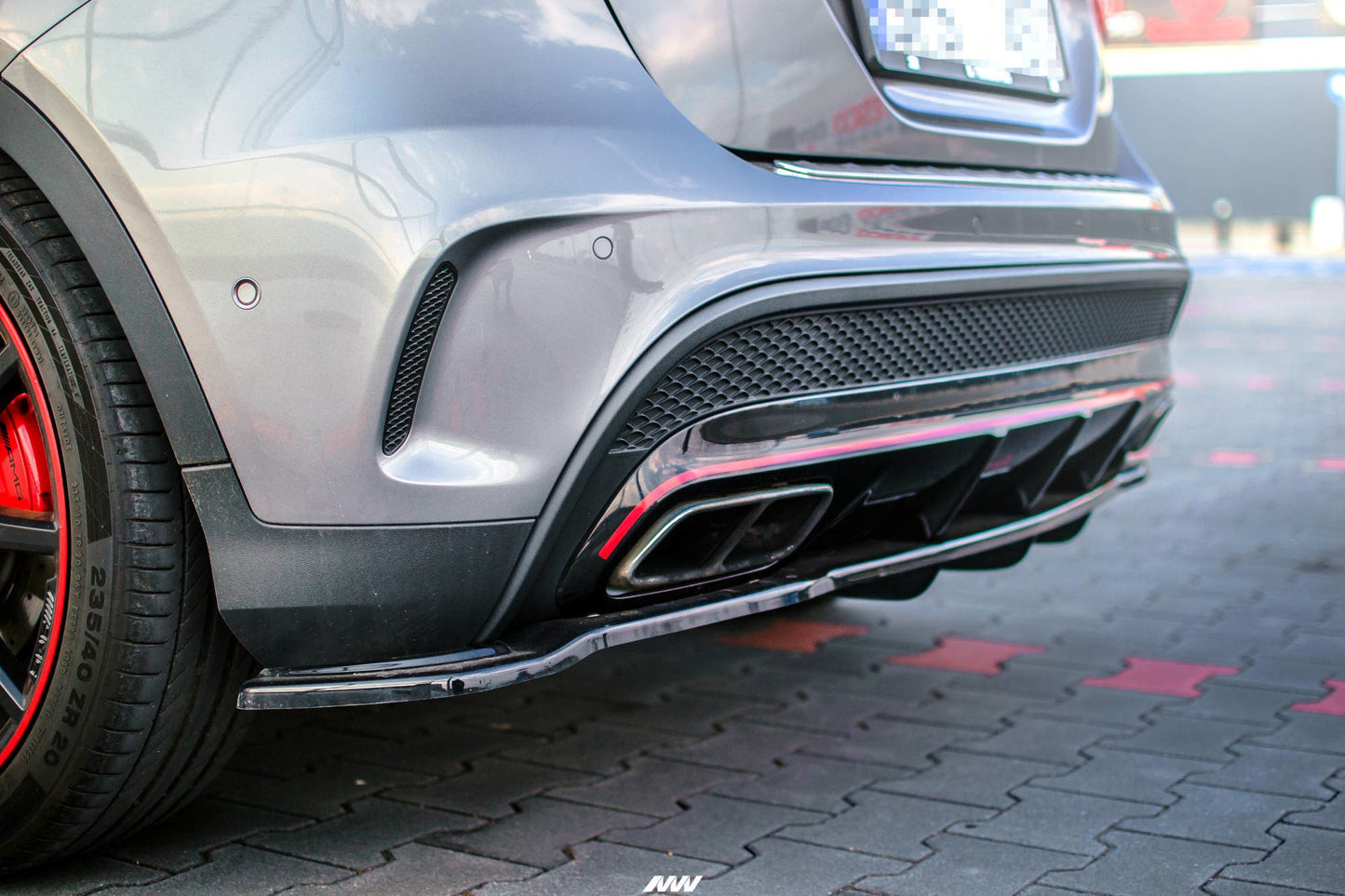 Mittlerer Diffusor Heck Ansatz für im DTM LOOK Mercedes GLA 45 AMG SUV (X156) vor Facelift schwarz Hochglanz