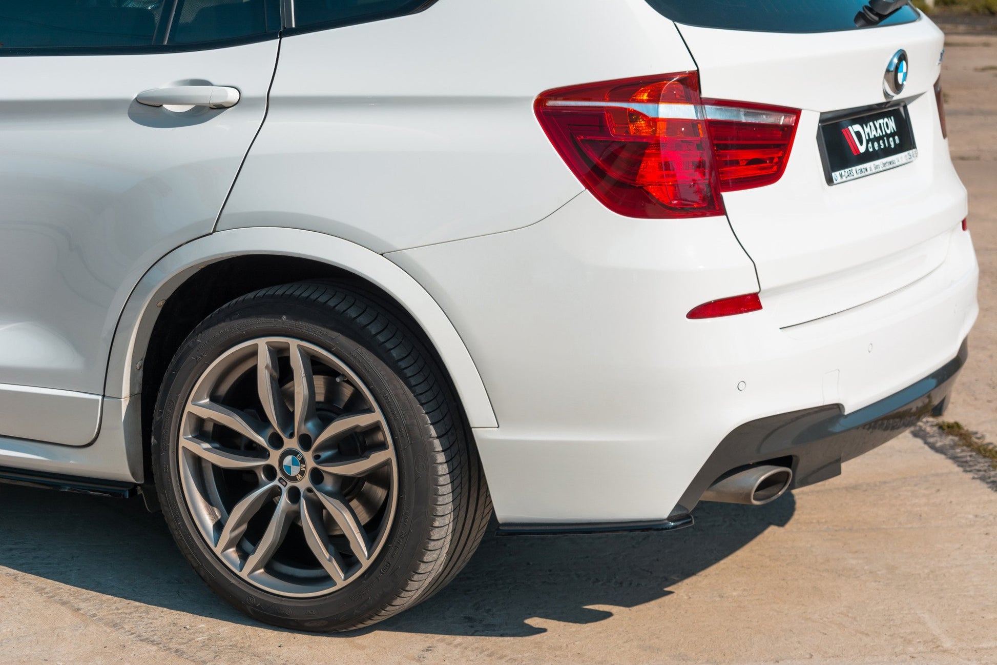 Heck Ansatz Flaps Diffusor für BMW X3 F25 M-Paket Facelift  schwarz Hochglanz