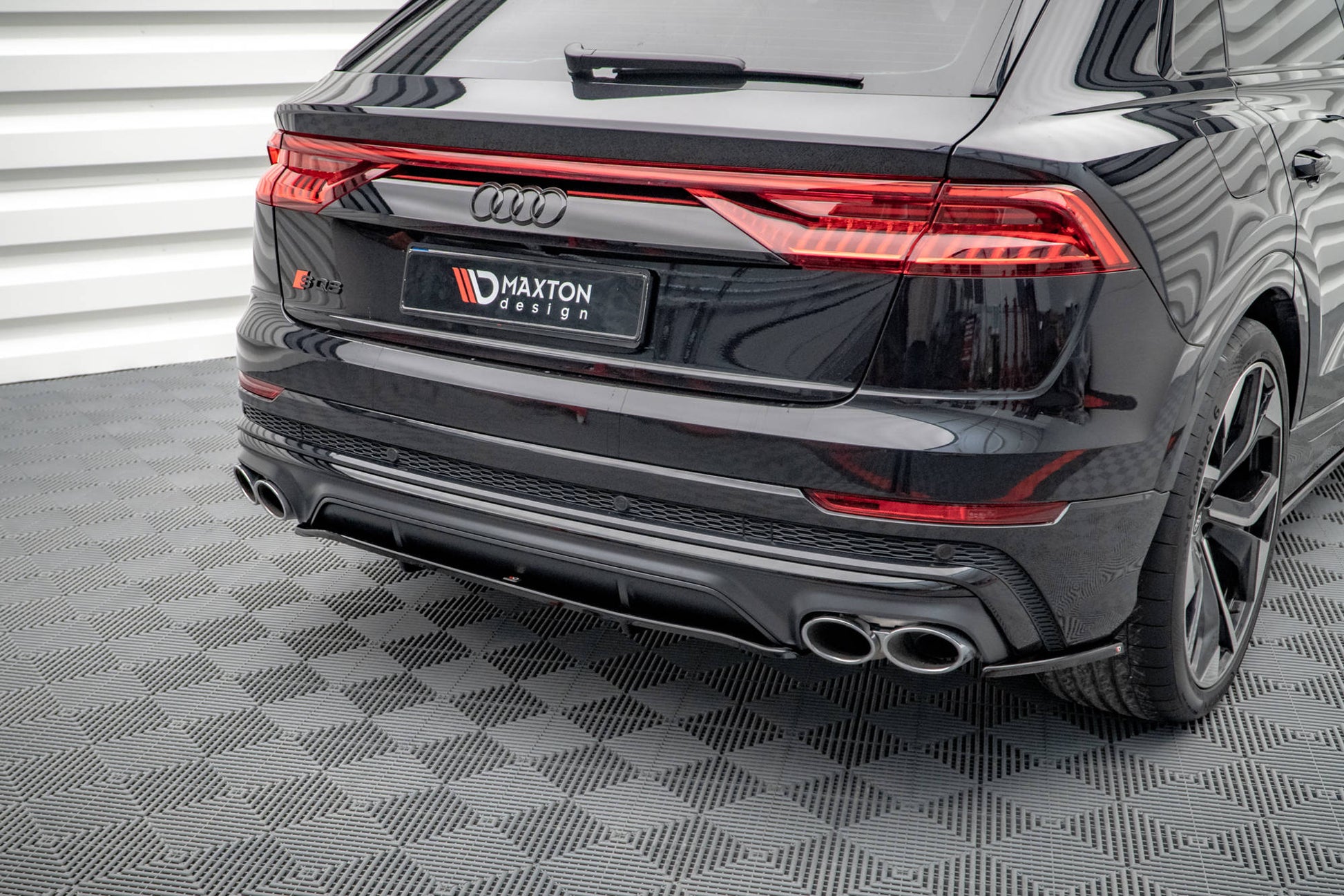 Mittlerer Diffusor Heck Ansatz DTM Look für Audi SQ8 Mk1 schwarz matt
