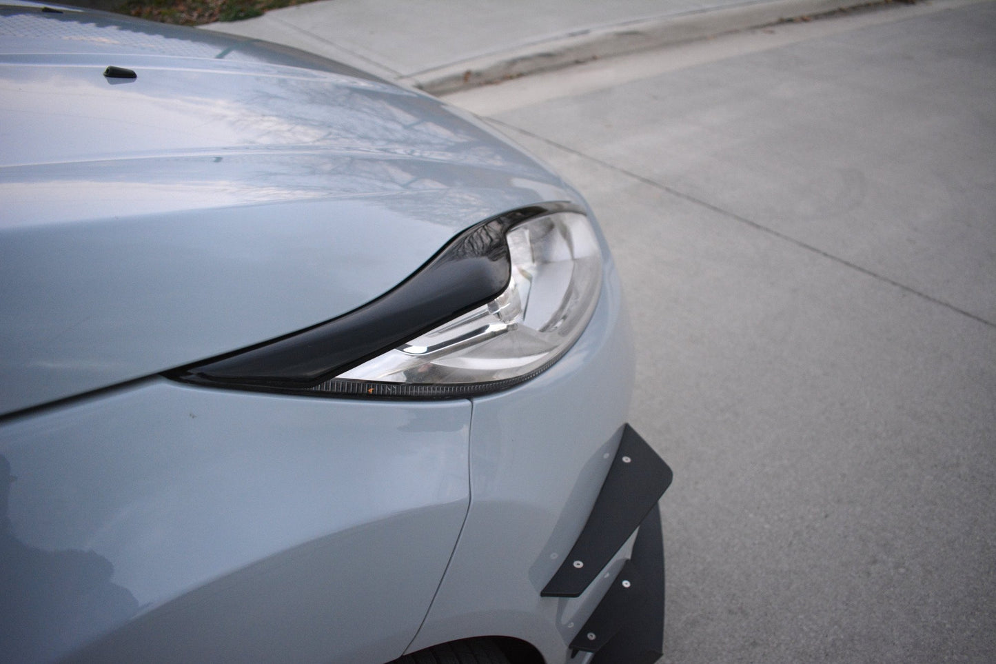 Scheinwerfer Blenden Böser Blick V.2 für Ford Fiesta ST / ST-Line / Standard Mk7 FL Carbon Look