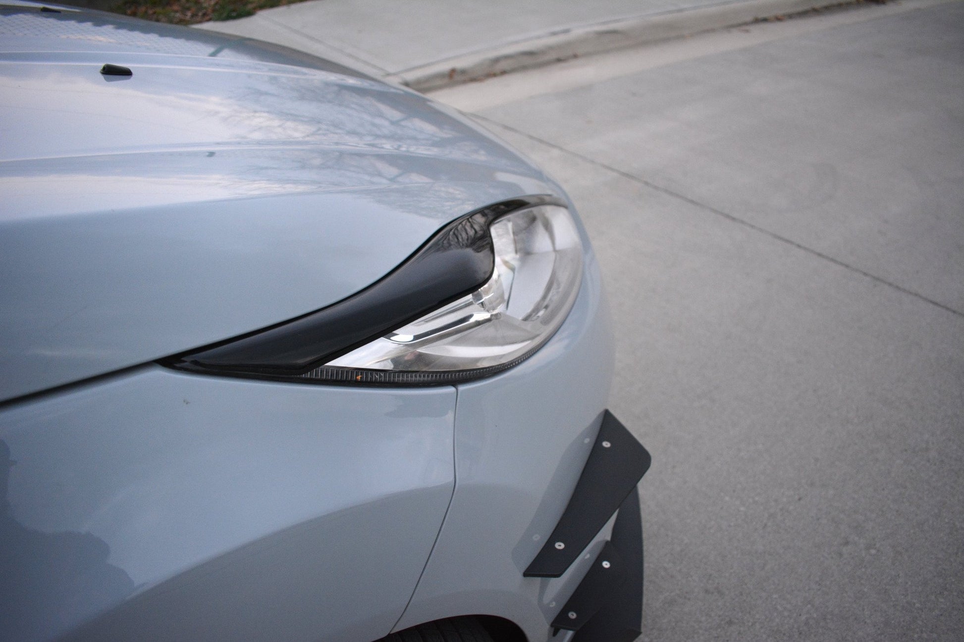 Scheinwerfer Blenden Böser Blick V.2 für Ford Fiesta ST / ST-Line / Standard Mk7 FL Carbon Look