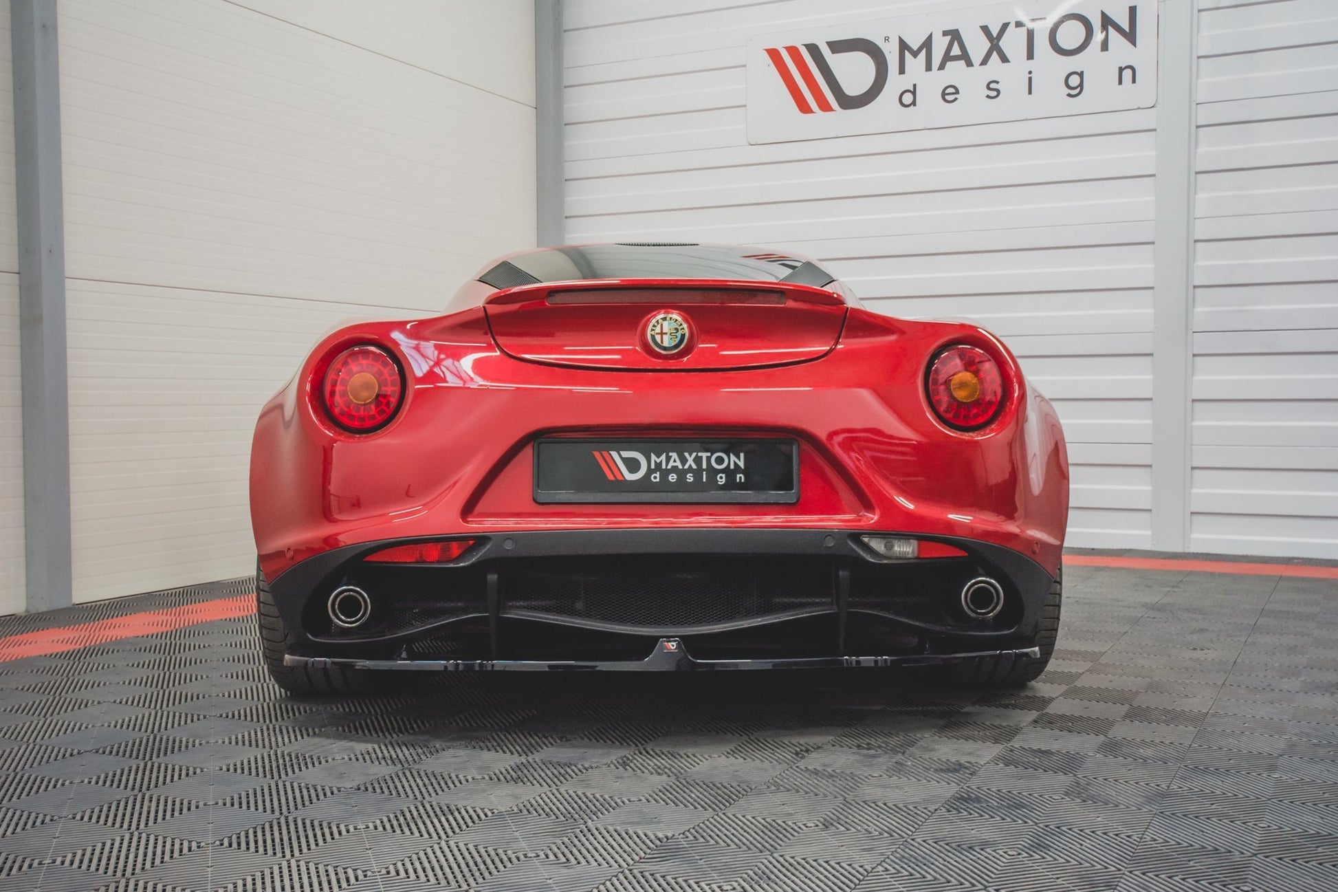 Mittlerer Diffusor Heck Ansatz für Alfa Romeo 4C schwarz Hochglanz