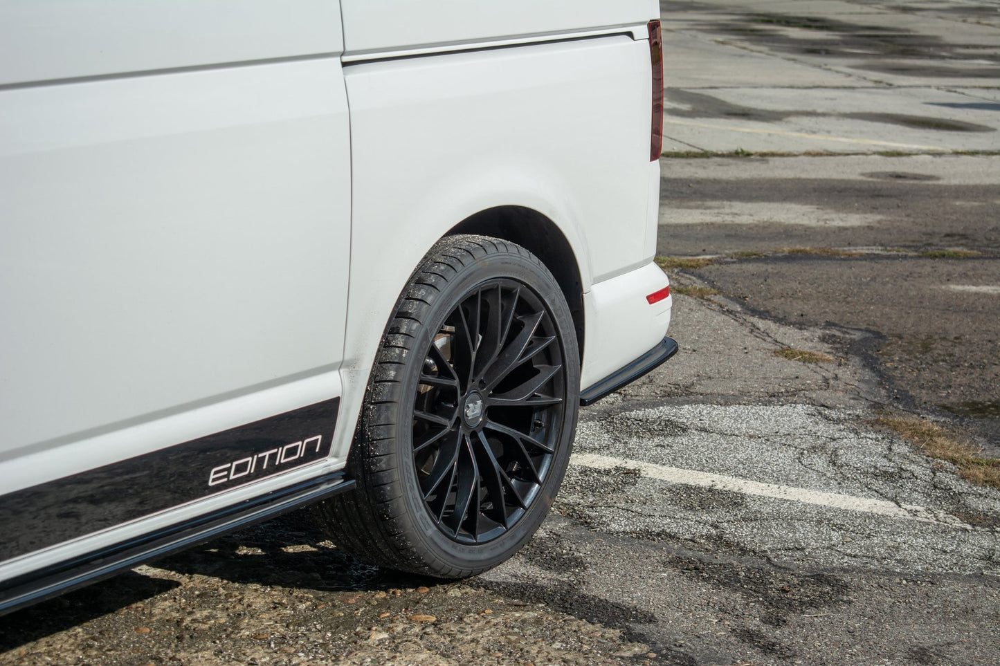 Heck Ansatz Flaps Diffusor für Volkswagen T6 schwarz matt