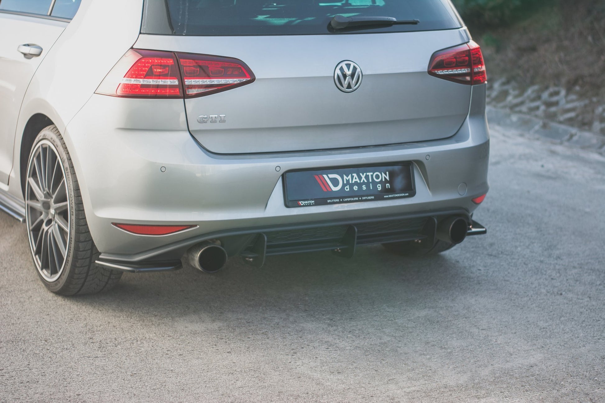 Heck Ansatz Flaps Diffusor V.2 für VW Golf 7 GTI  schwarz matt