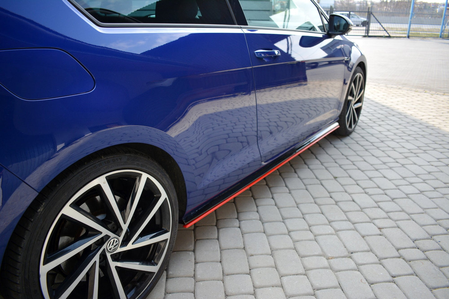 Seitenschweller Ansatz für V.2 für VW Golf 7 R / R-Line Facelift Carbon Look