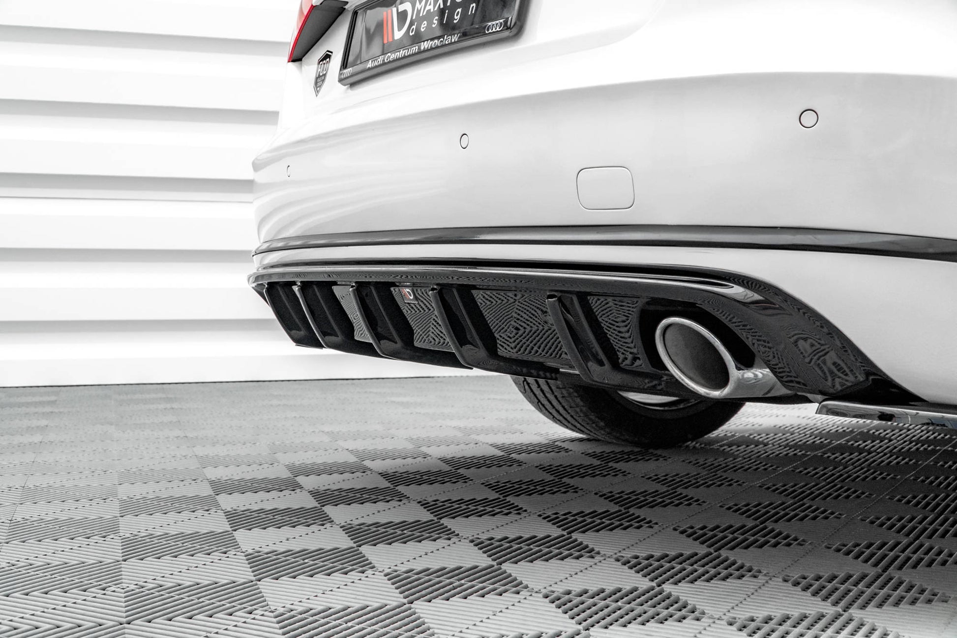 Diffusor Heck Ansatz für Audi A8 D4 schwarz Hochglanz