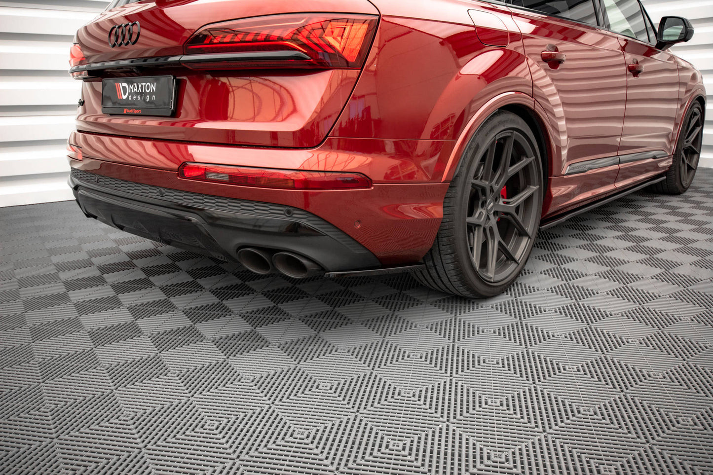 Heck Ansatz Flaps Diffusor für Audi SQ7 /Q7 S-Line Mk2 (4M) Facelift  schwarz Hochglanz