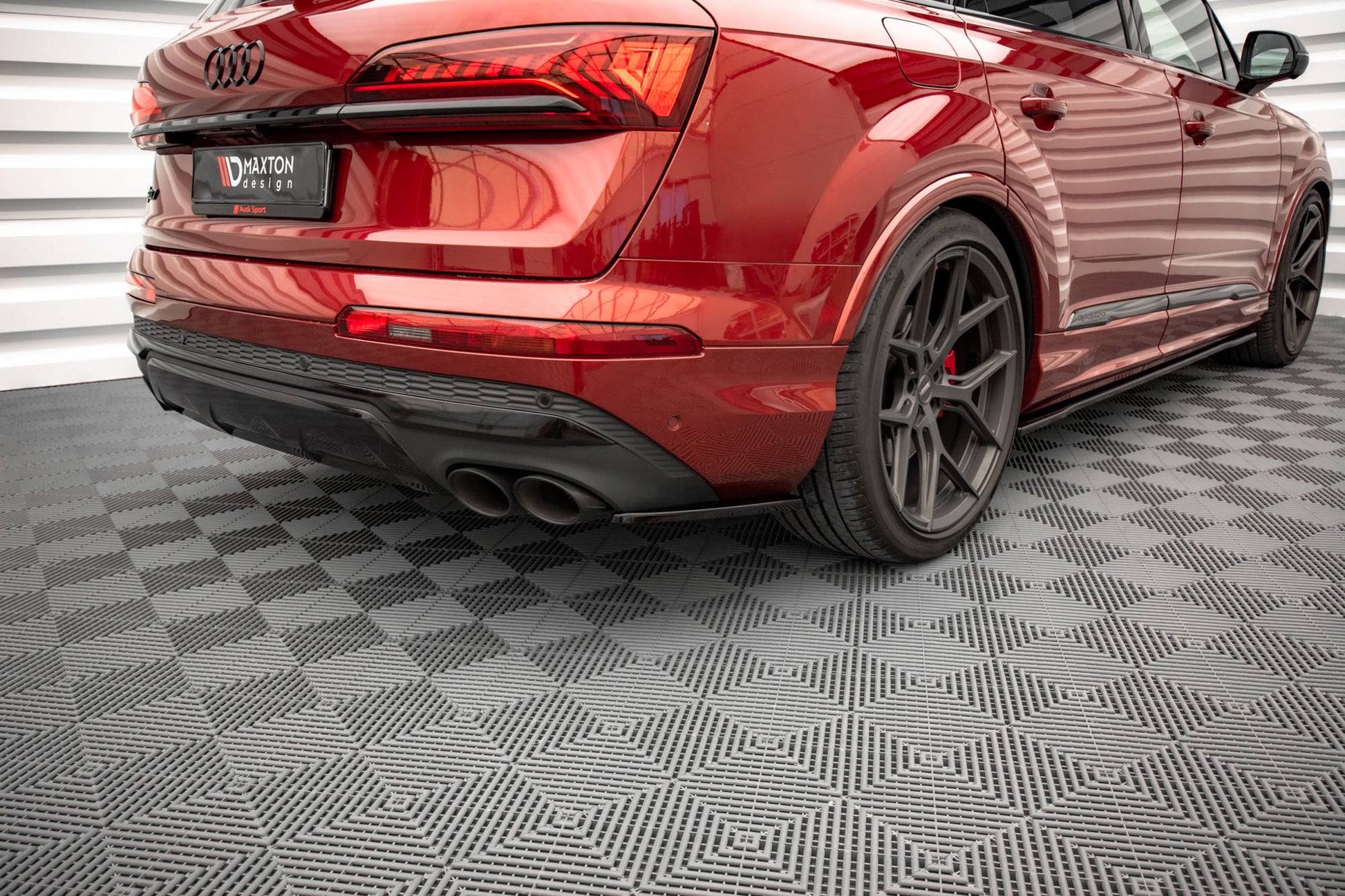 Heck Ansatz Flaps Diffusor für Audi SQ7 /Q7 S-Line Mk2 (4M) Facelift  schwarz Hochglanz