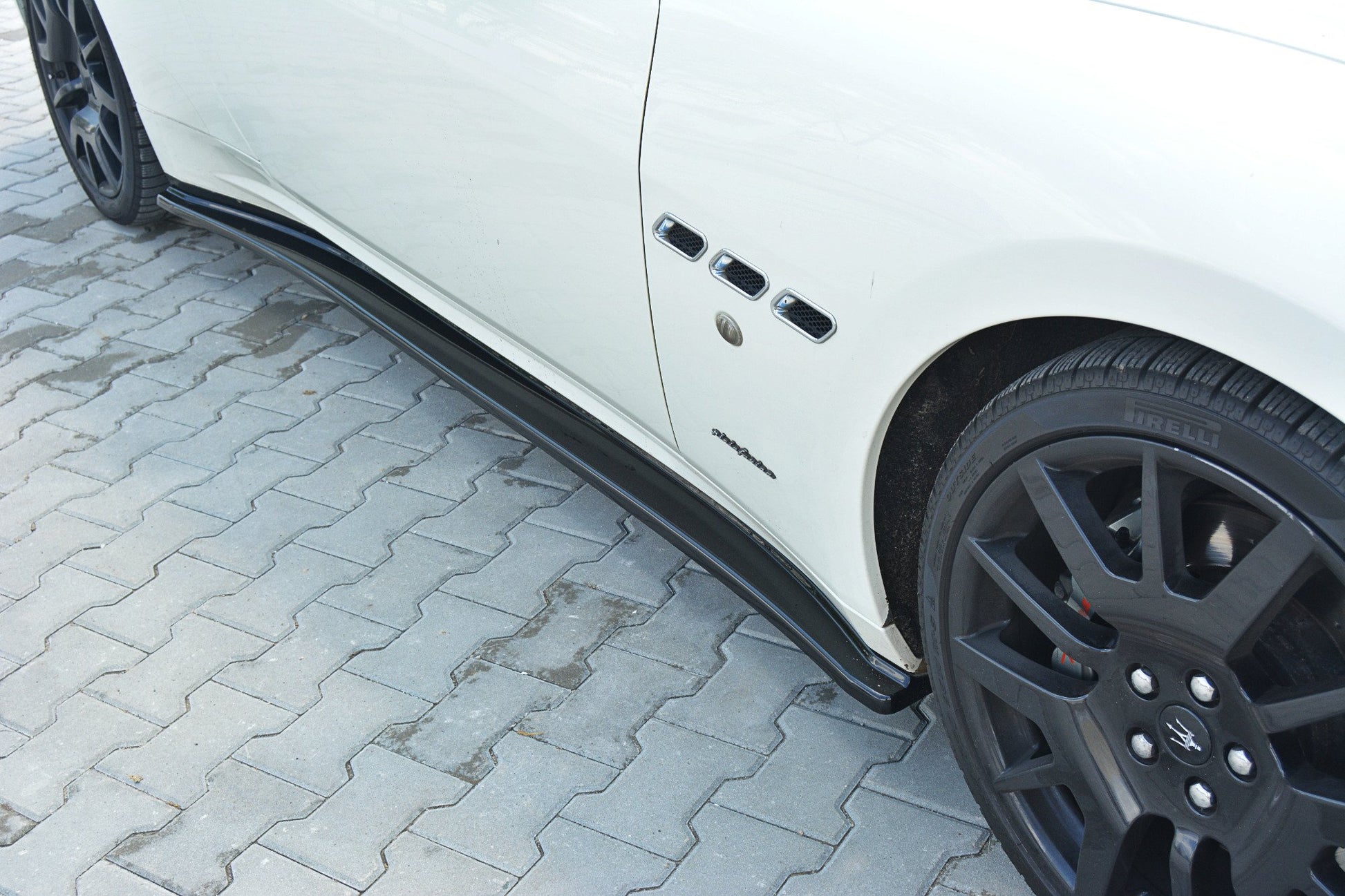 Seitenschweller Ansatz für MASERATI GRANTURISMO 2007-2011 schwarz matt